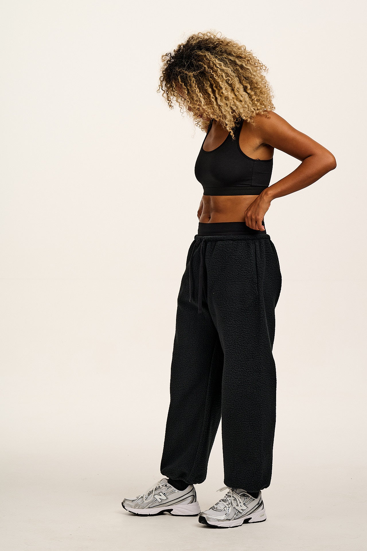 Hana - Polar Fleece Jogger in Black