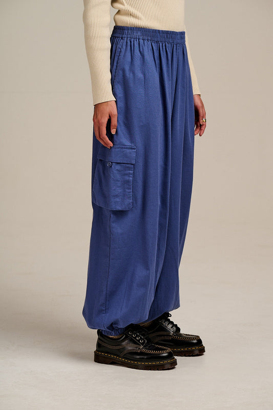 Rumi - Brushed Cotton Barrel Trousers in Grey Blue