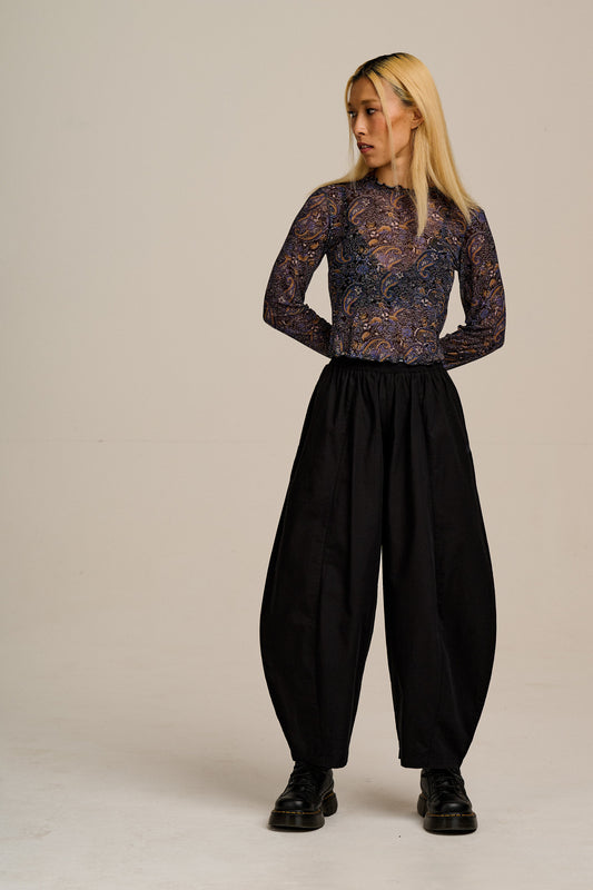 Obregon - Barrel Leg Cotton Trousers in Black