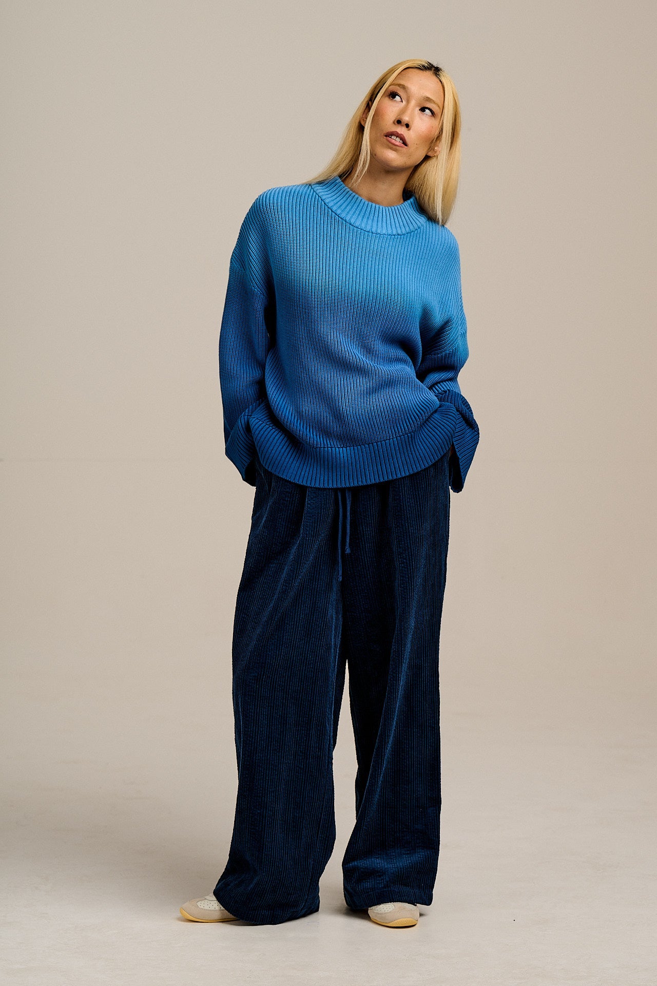 Norris - Wide Leg Corduroy Trousers in Navy