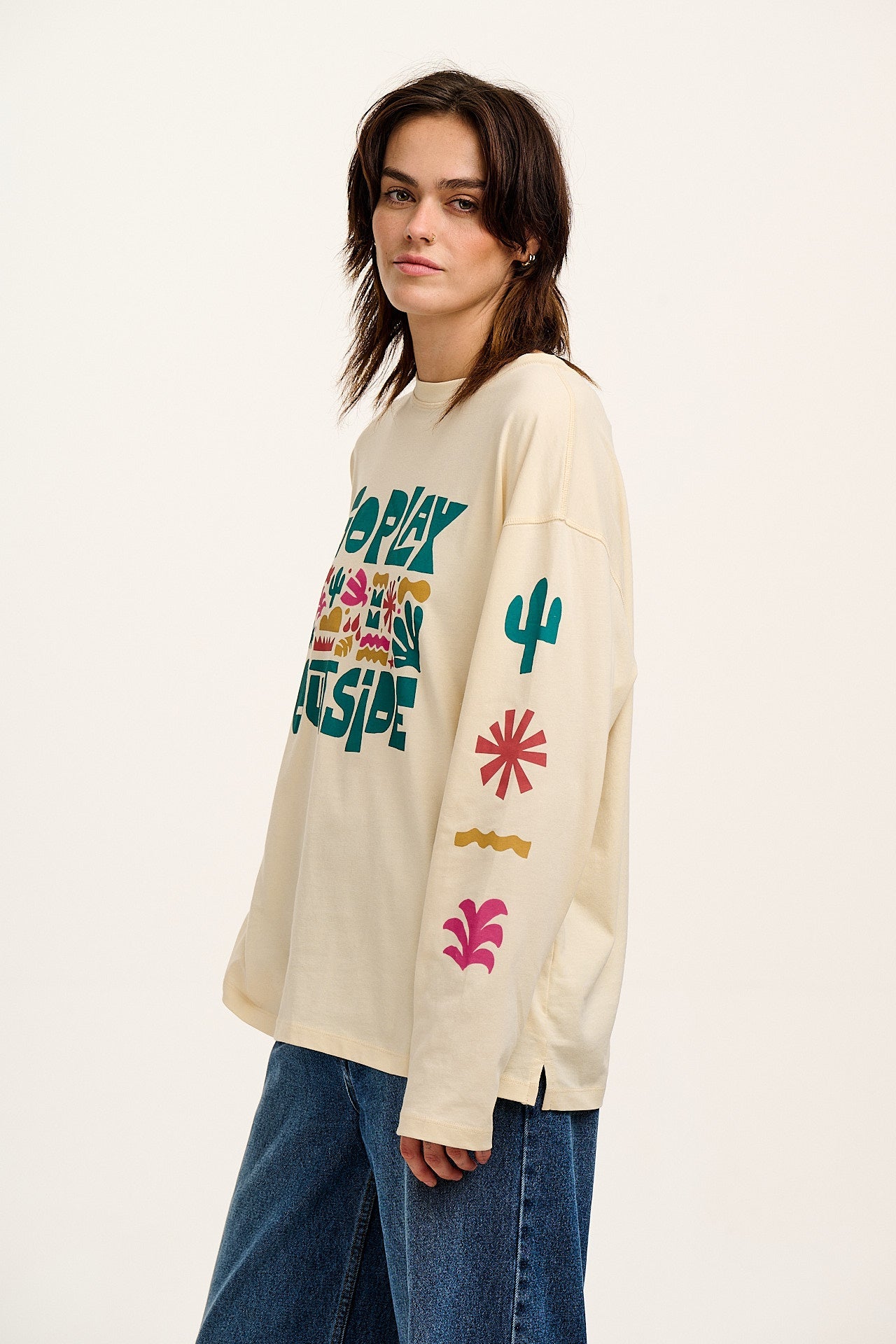 Murat - Long Sleeve Lightweight Cotton Tee in Go Outside Print