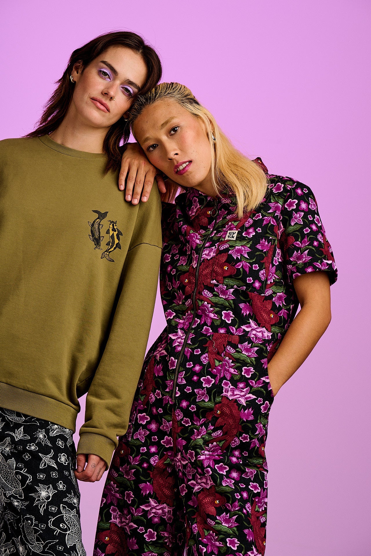 Sutton - Cotton Oversized Sweatshirt in Khaki Koi Print