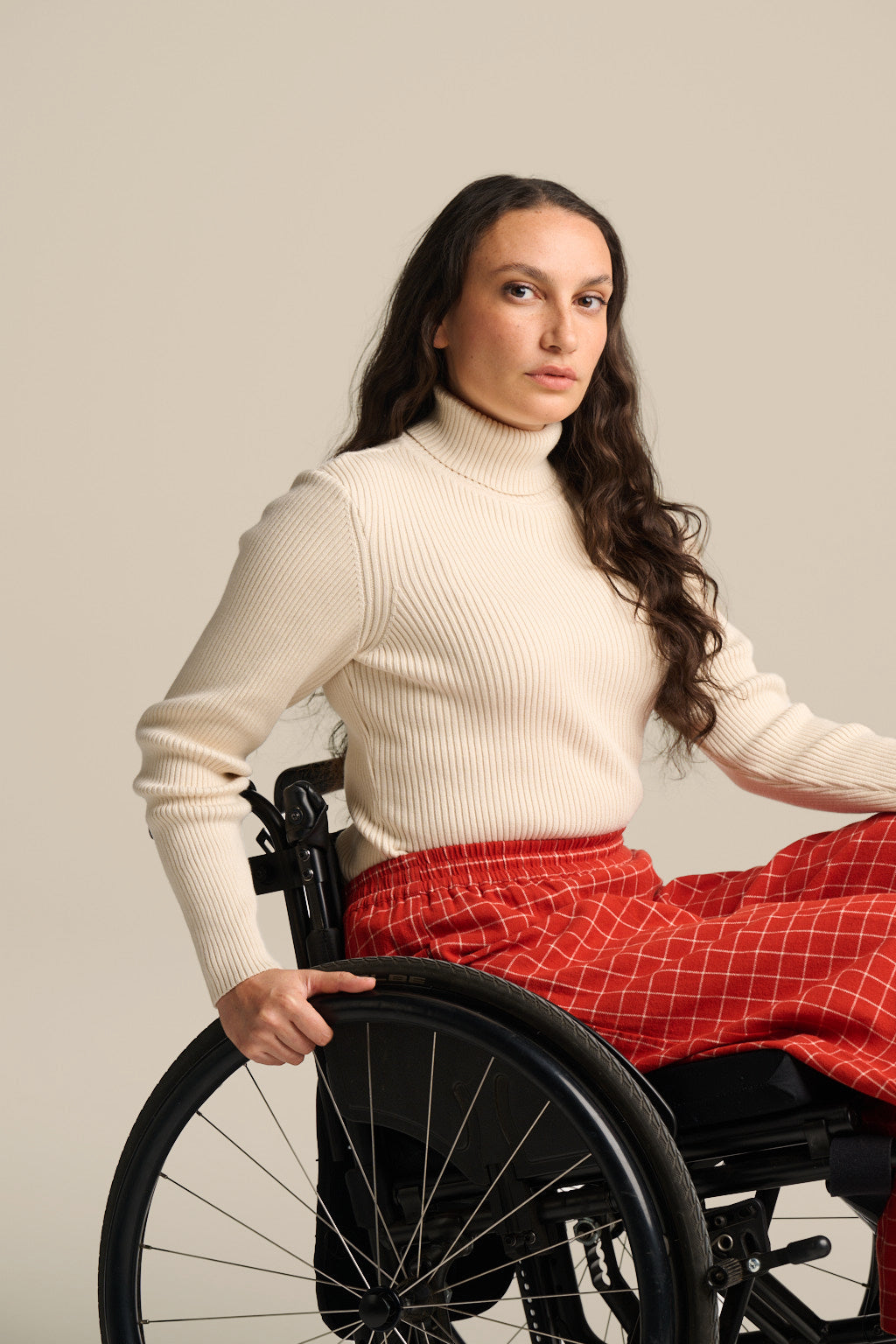 Eva - Cotton Funnel Neck Long Sleeve Top in Pearl