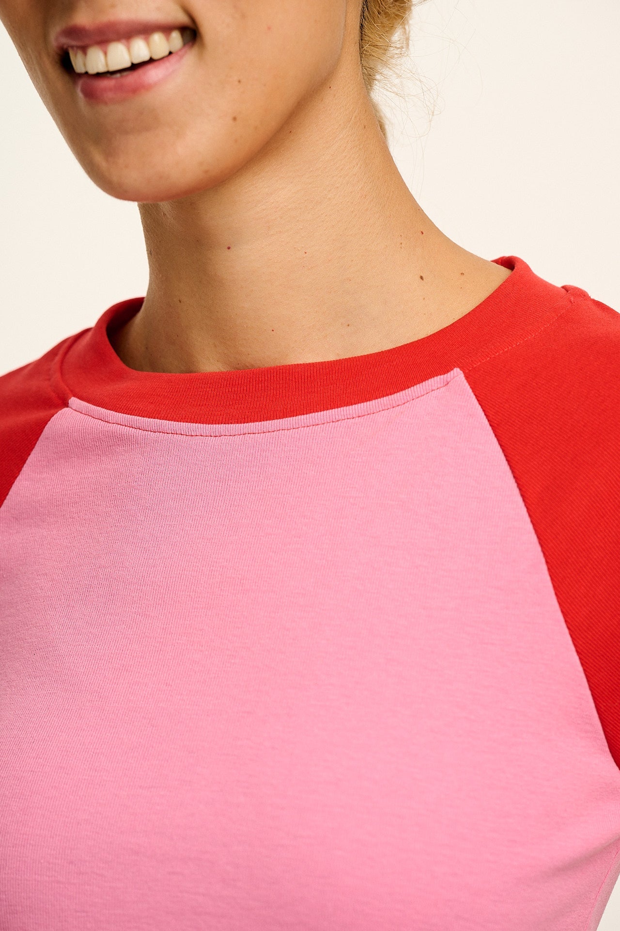 Avi - Long Sleeve Raglan Tee in Pink & Red