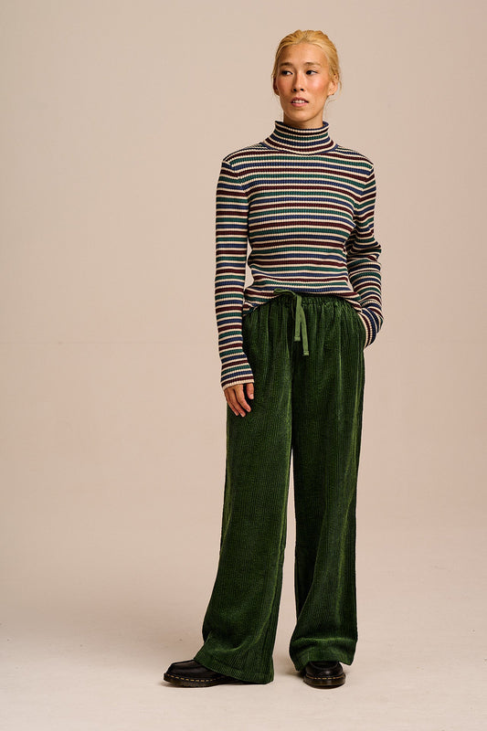 Norris - Wide Leg Corduroy Trousers in Fir Green