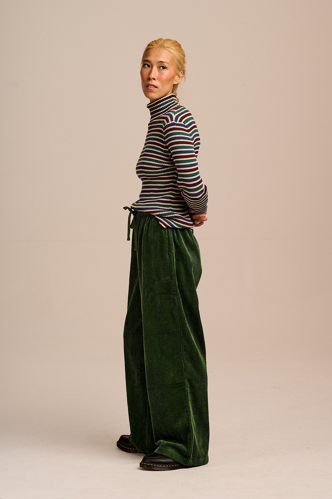 Norris - Wide Leg Corduroy Trousers in Fir Green