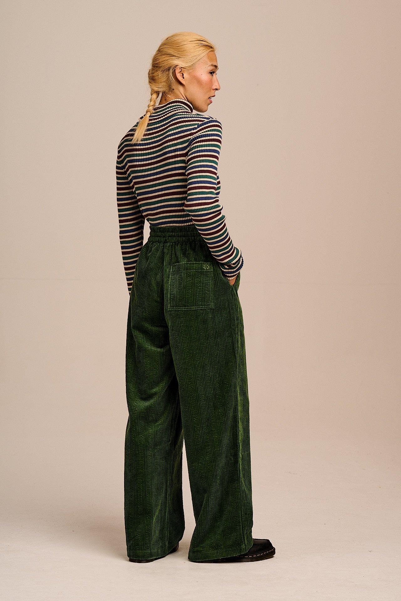 Norris - Wide Leg Corduroy Trousers in Fir Green