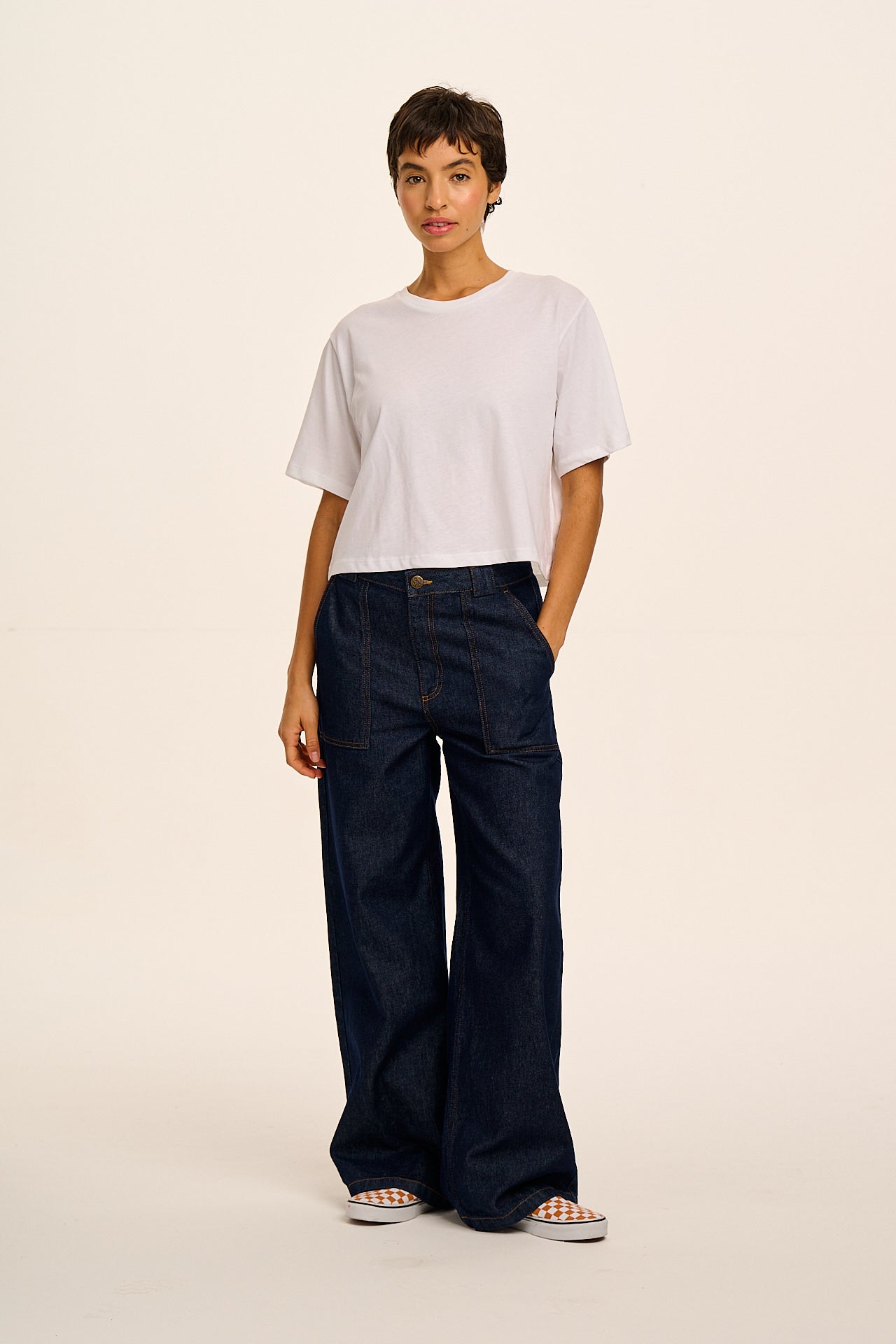 Zayla - Cropped Boxy Tee in White