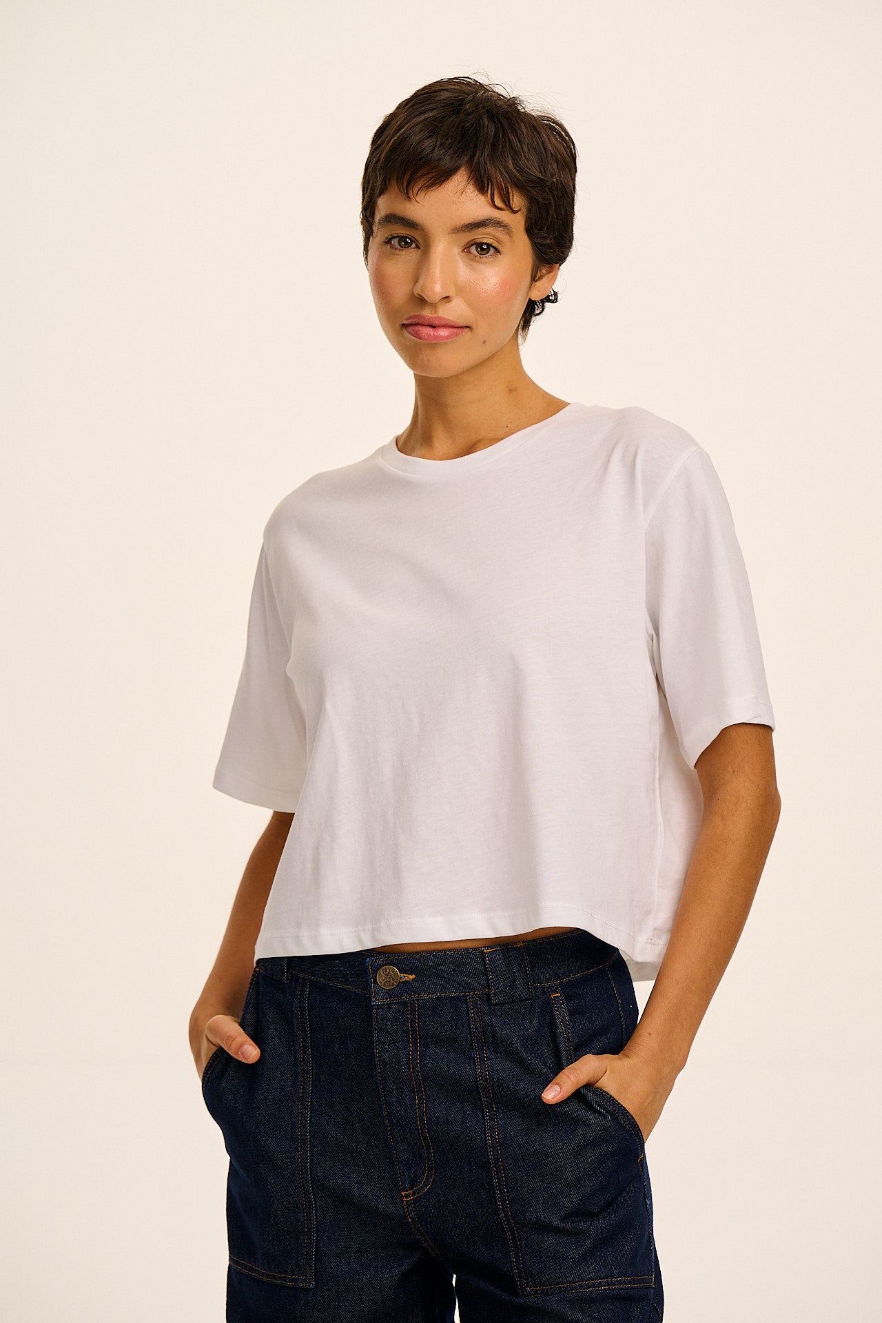 Zayla - Cropped Boxy Tee in White