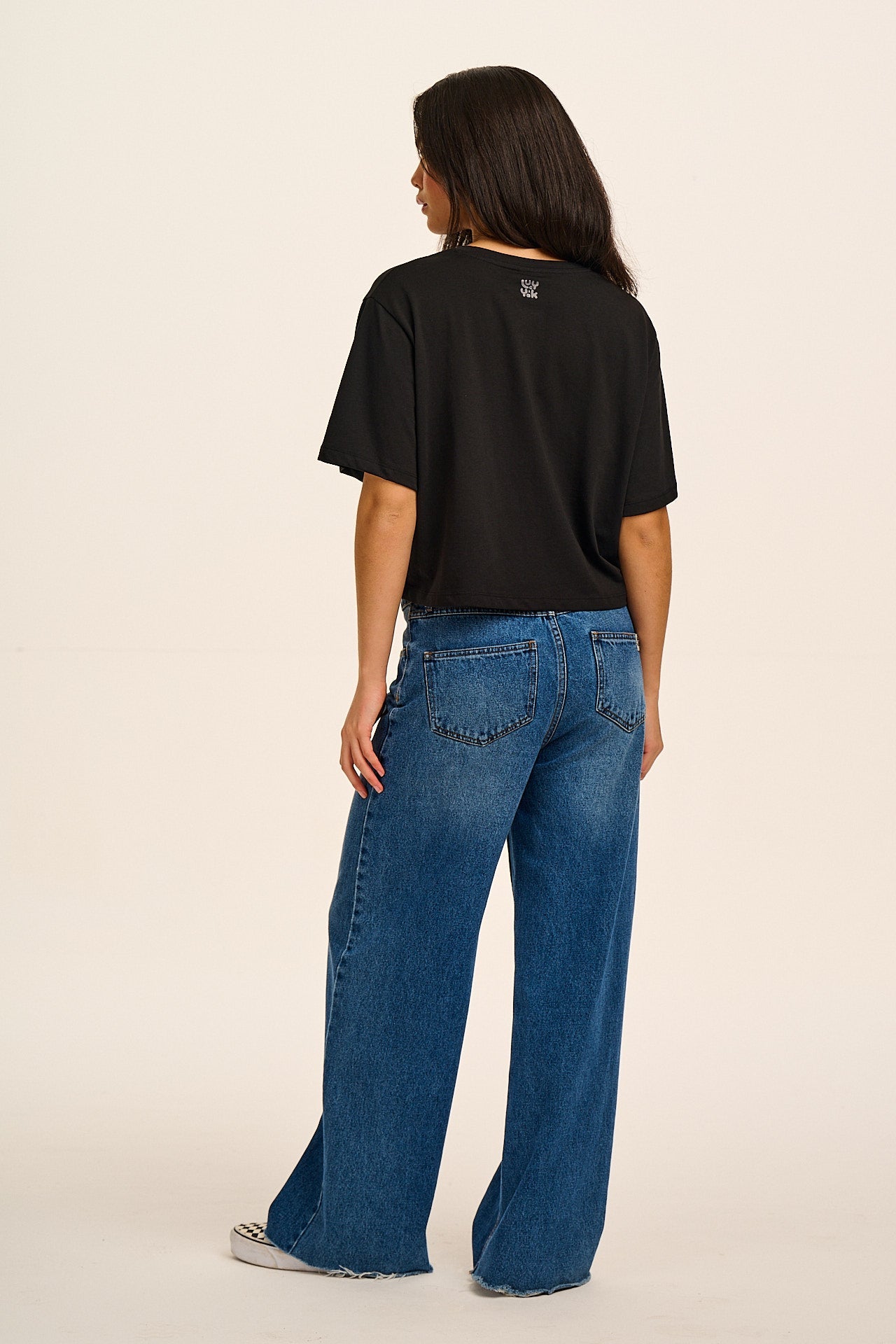 Zayla - Cropped Boxy Tee in Black