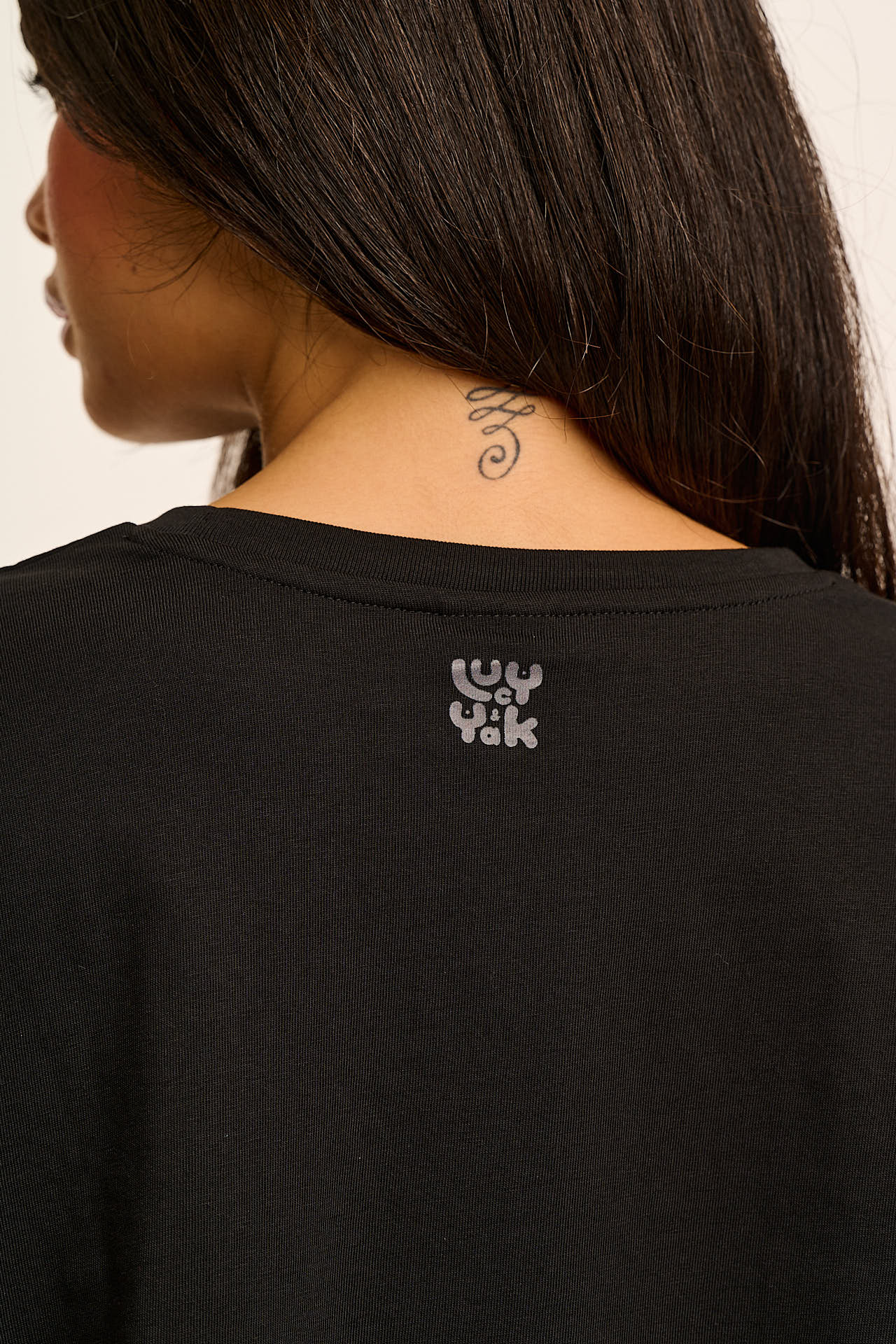 Zayla - Cropped Boxy Tee in Black