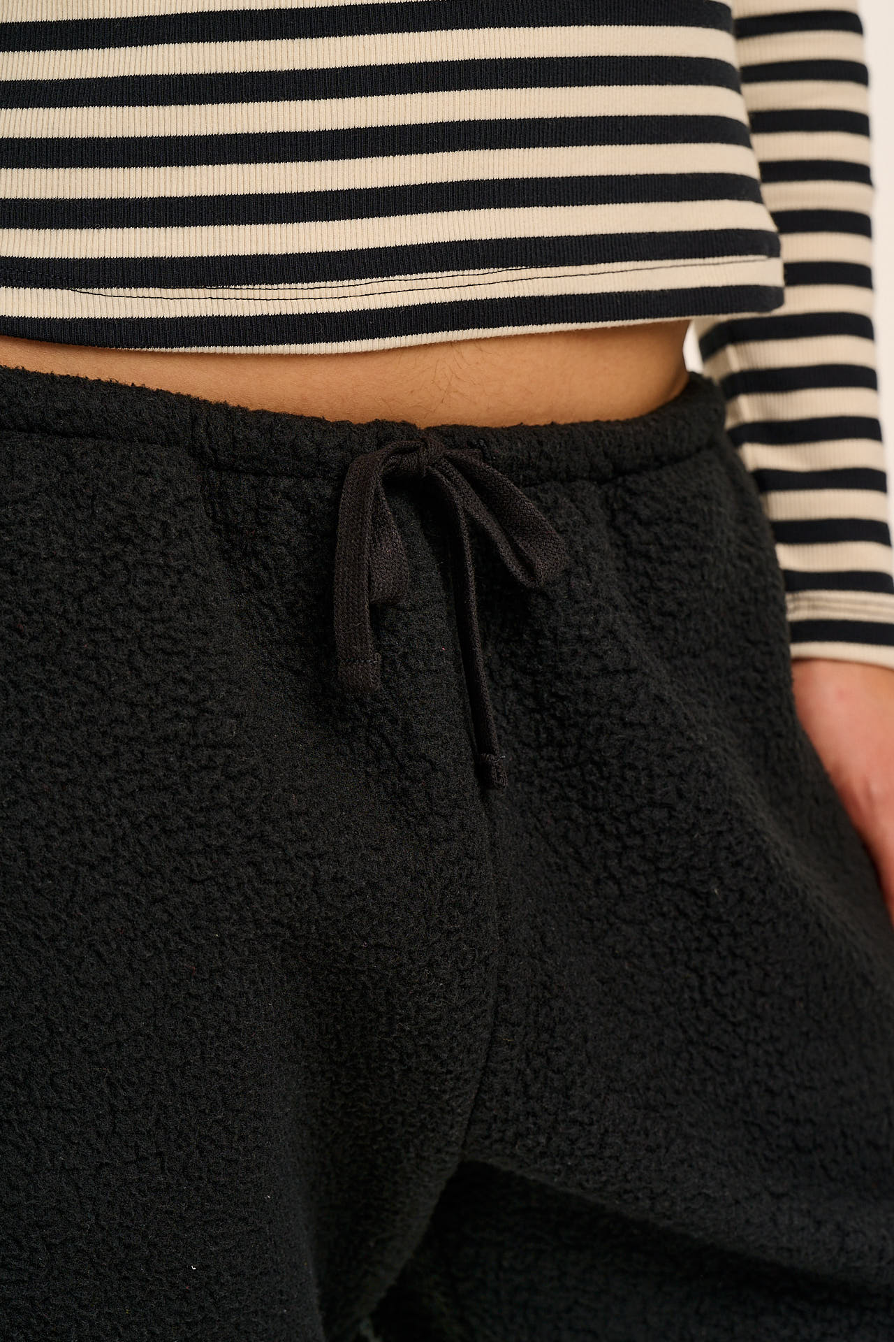 Hana - Polar Fleece Jogger in Black