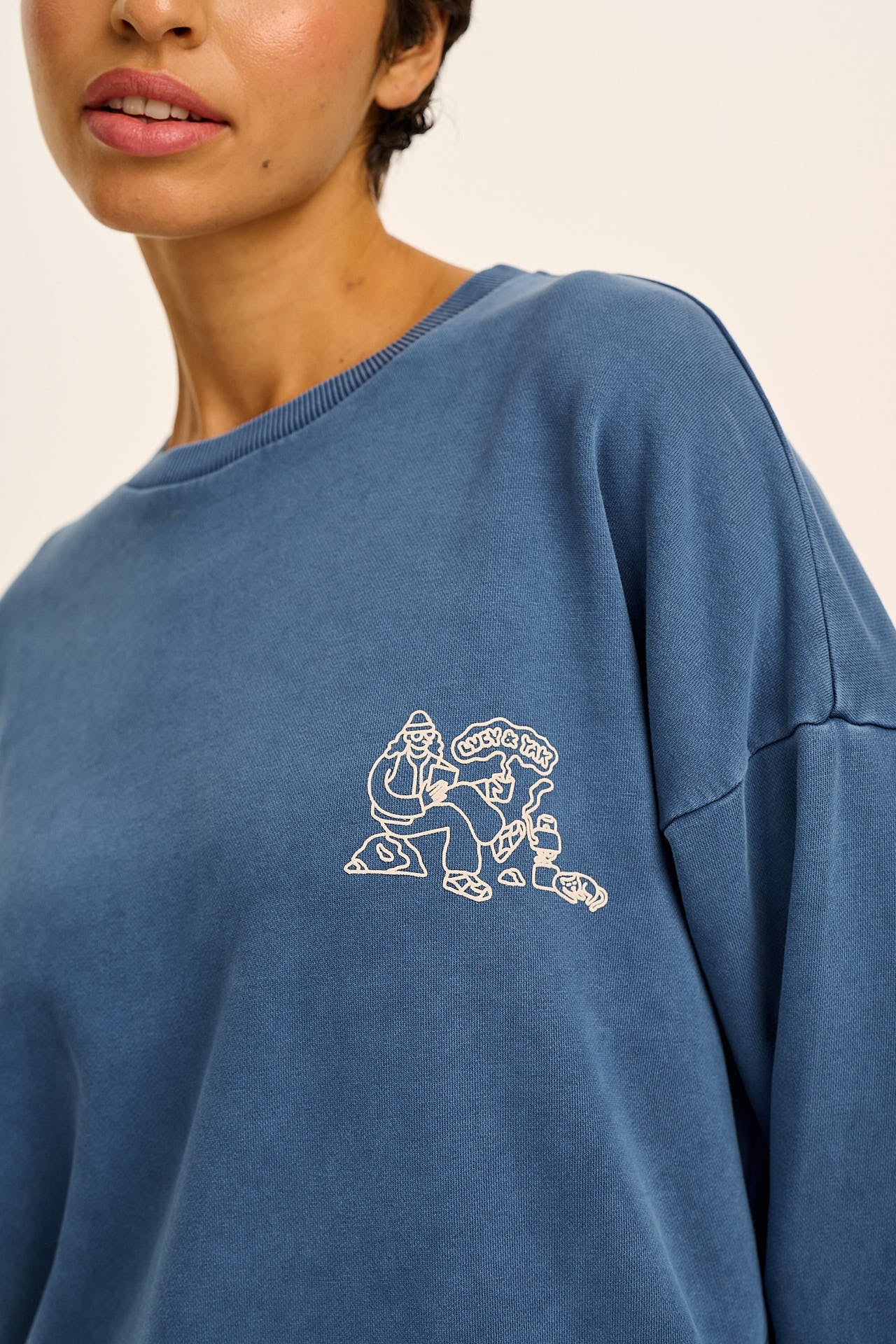 Sutton - Cotton Oversized Sweatshirt in Blue Follow Trails Print
