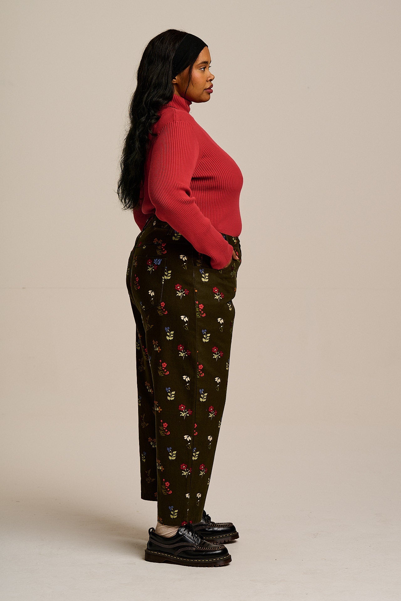 Drew - Cropped Straight Leg Cotton Trousers in Winter Blooms