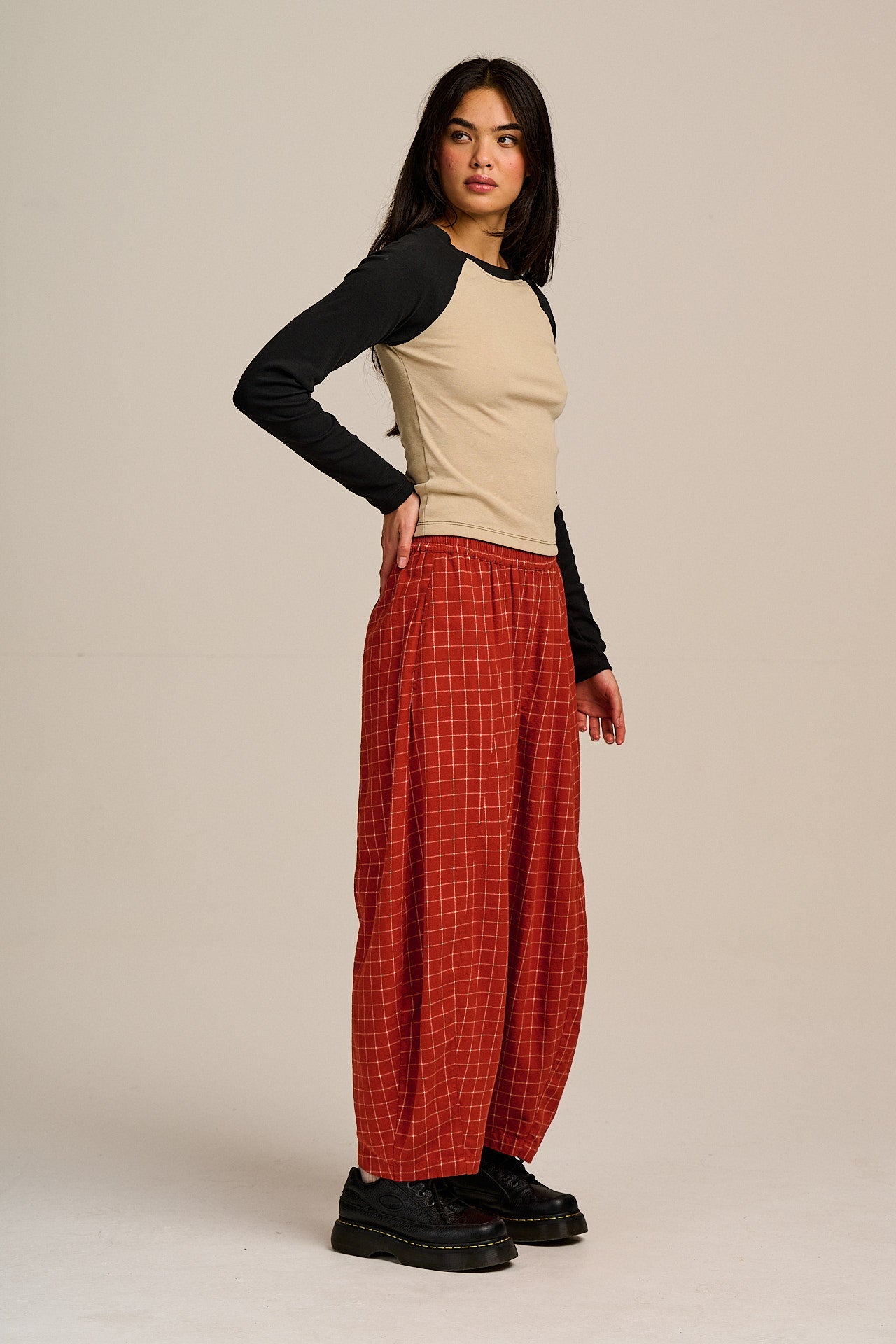 Obregon - Barrel Leg Brushed Cotton Trousers in Rust Check