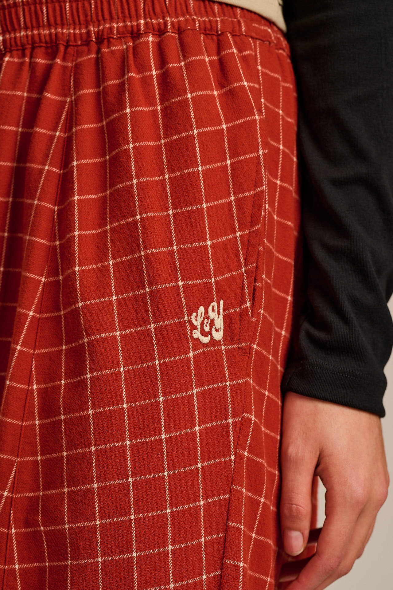 Obregon - Barrel Leg Brushed Cotton Trousers in Rust Check