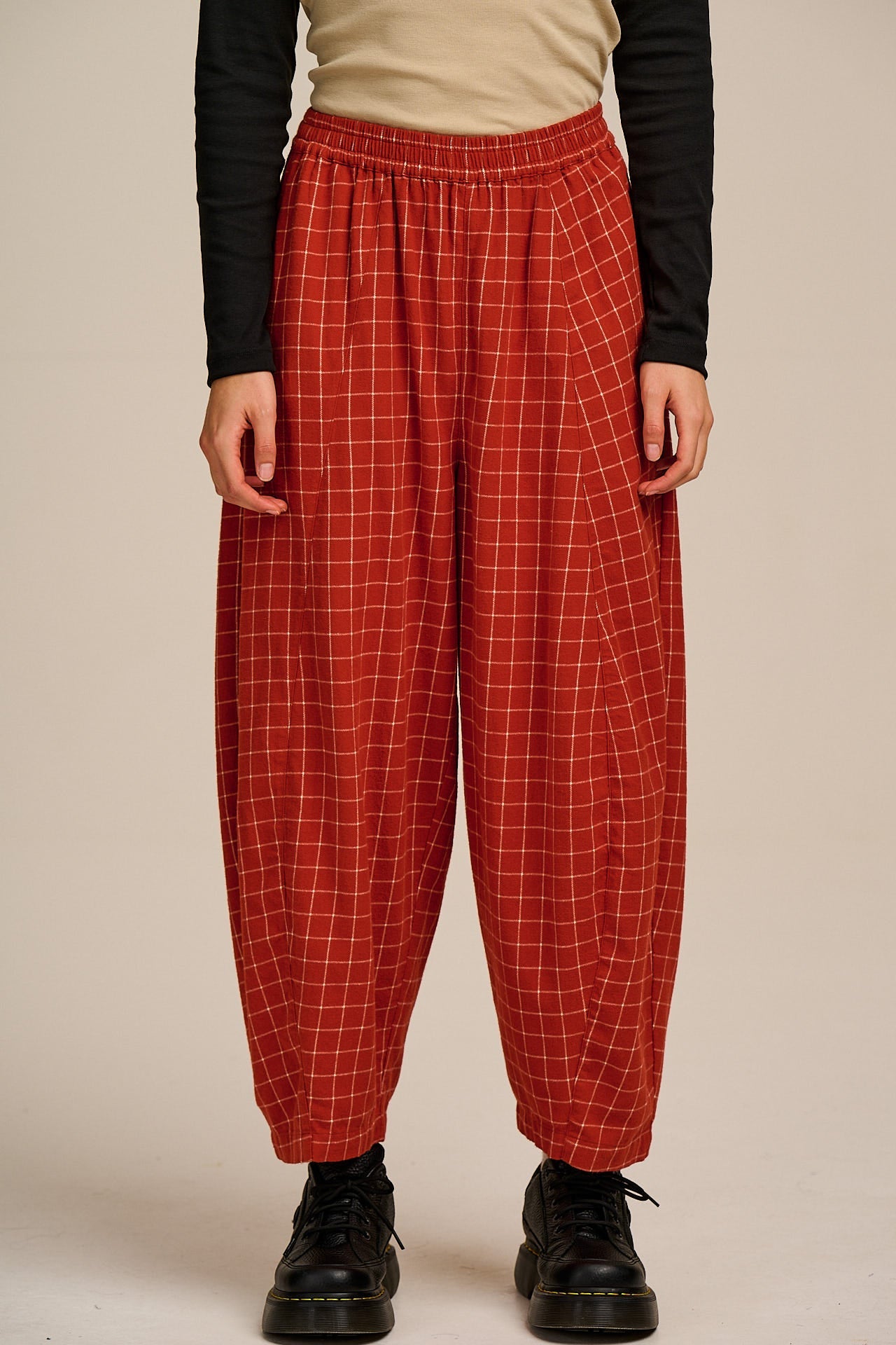 Obregon - Barrel Leg Brushed Cotton Trousers in Rust Check