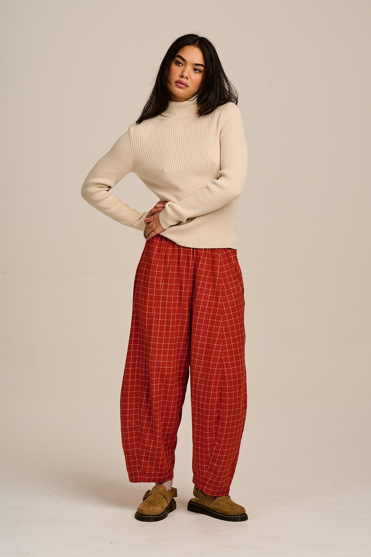 Obregon - Barrel Leg Brushed Cotton Trousers in Rust Check