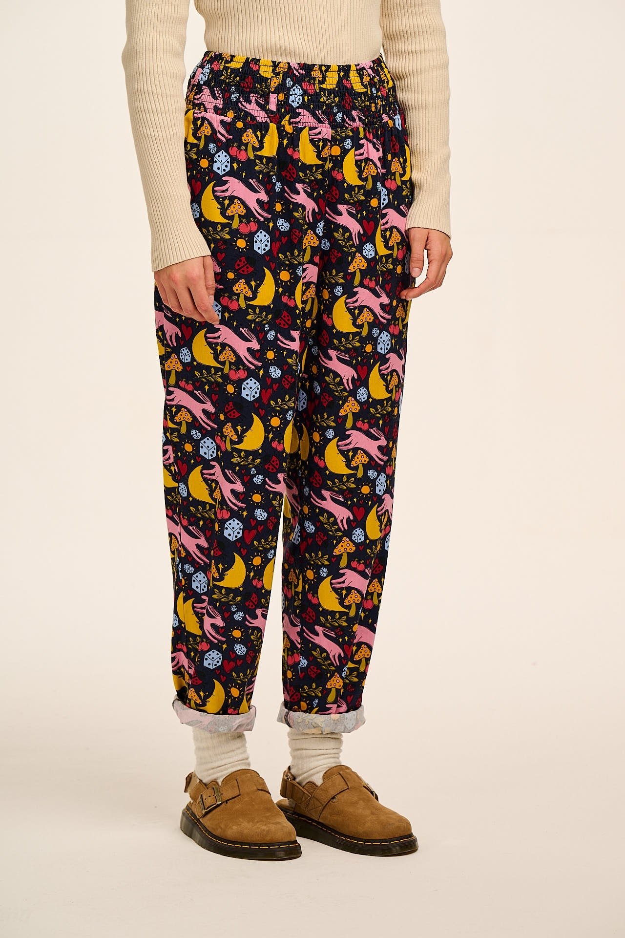 L.E. Alexa - Cotton Trousers in Bunnies Print