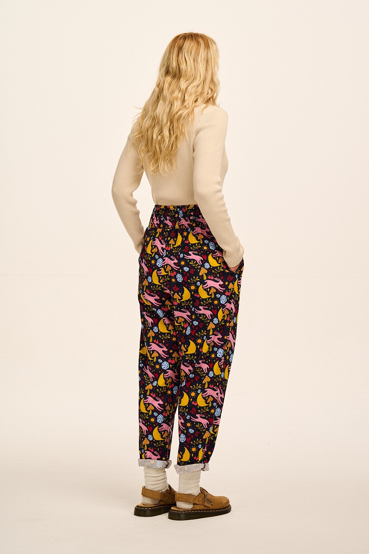 L.E. Alexa - Cotton Trousers in Bunnies Print