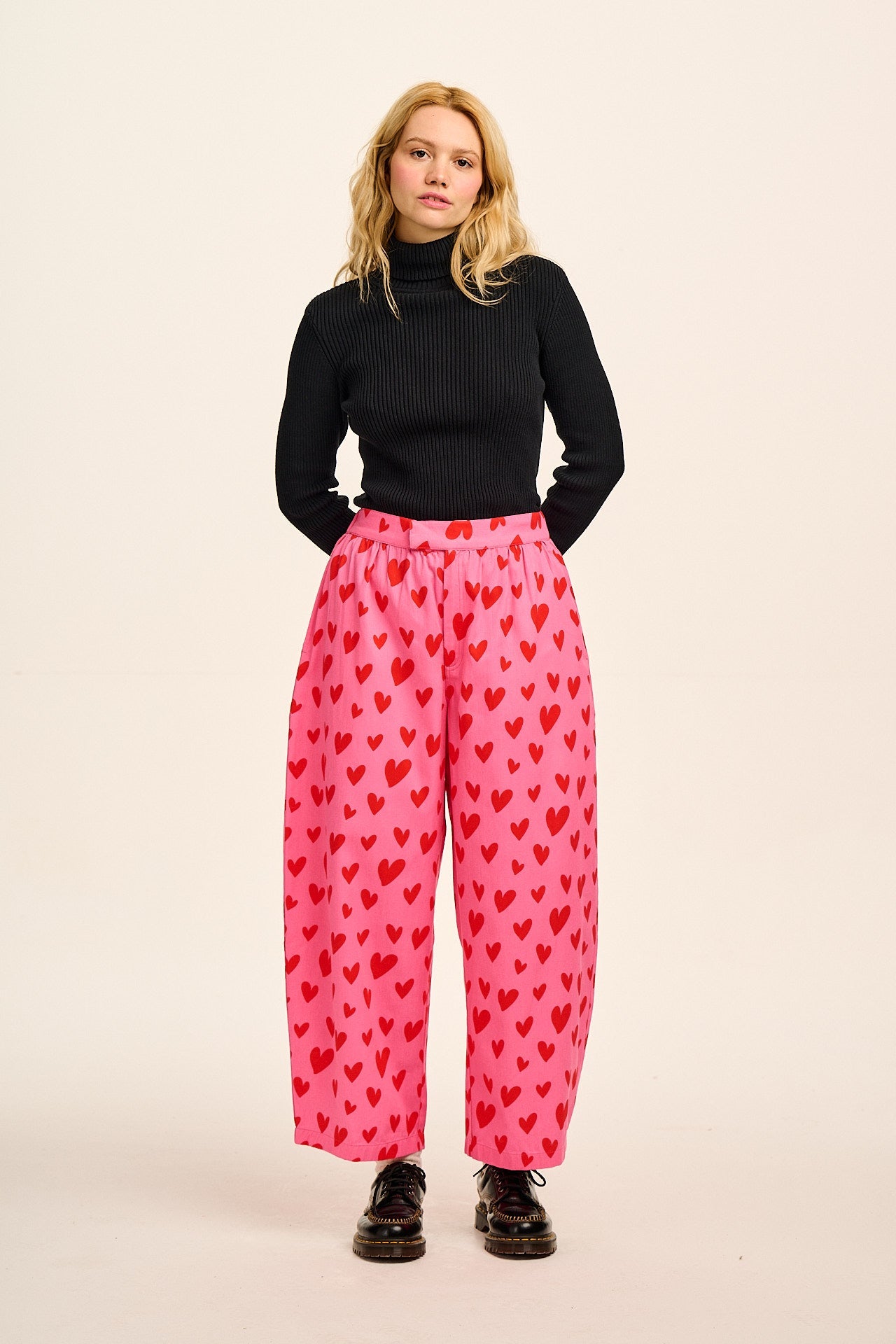 Beau - Barrel Leg Cotton Trousers in Cupid