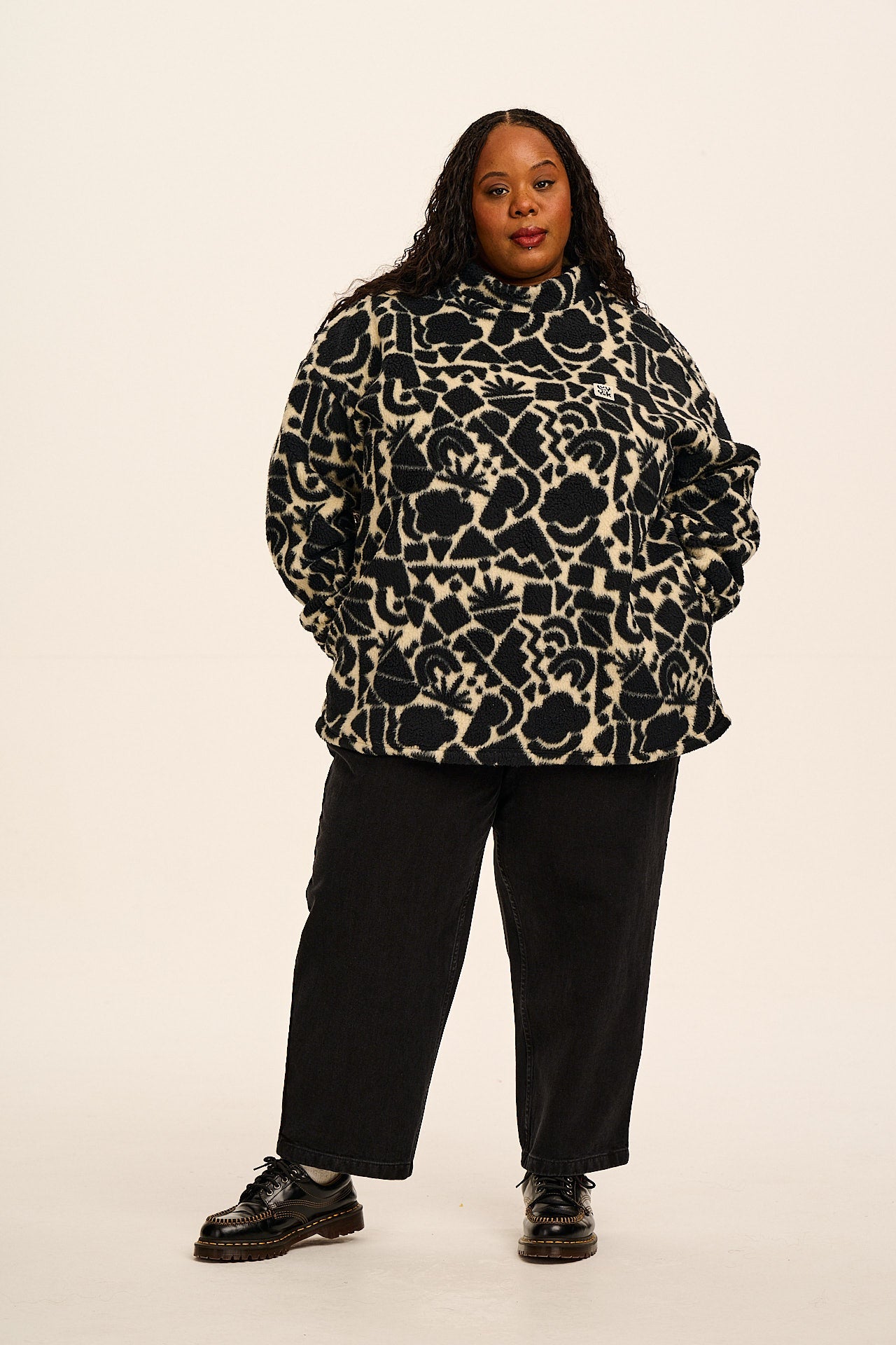 Manaia - Funnel Neck Polar Fleece in Mono Geo