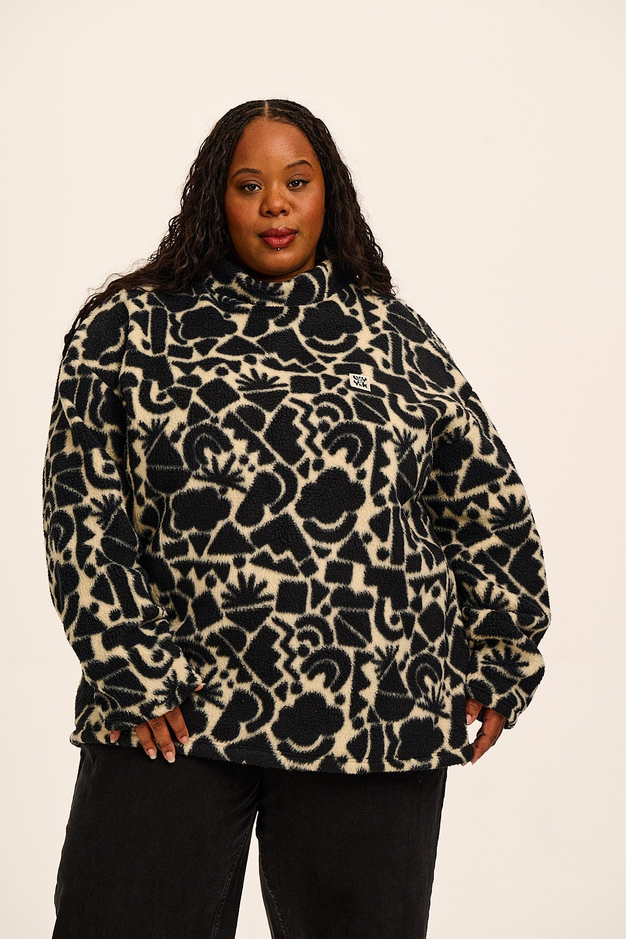 Manaia - Funnel Neck Polar Fleece in Mono Geo