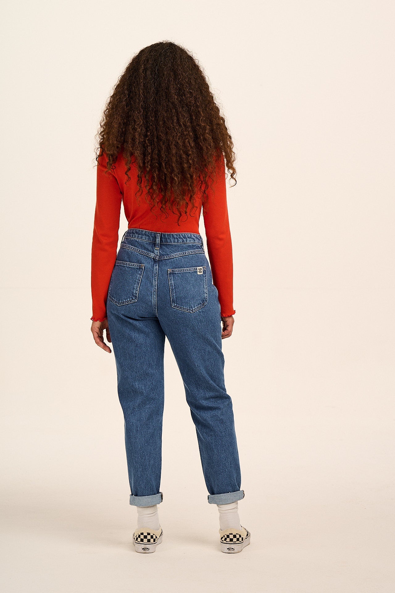 Dana - Mom Denim Jeans in Mid Wash Blue