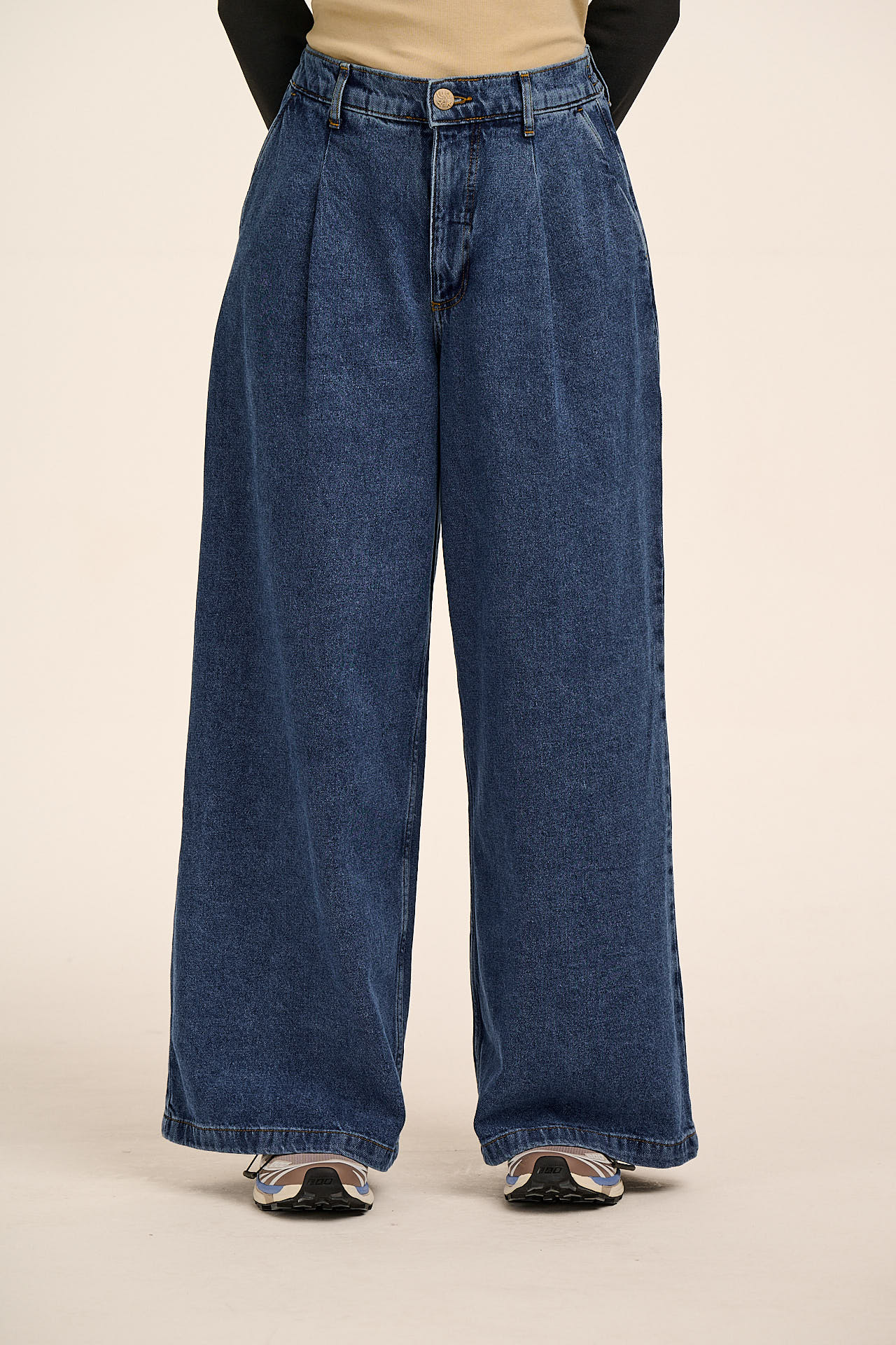 Tate - Denim Extra Wide Leg Jeans in Mid Wash Blue