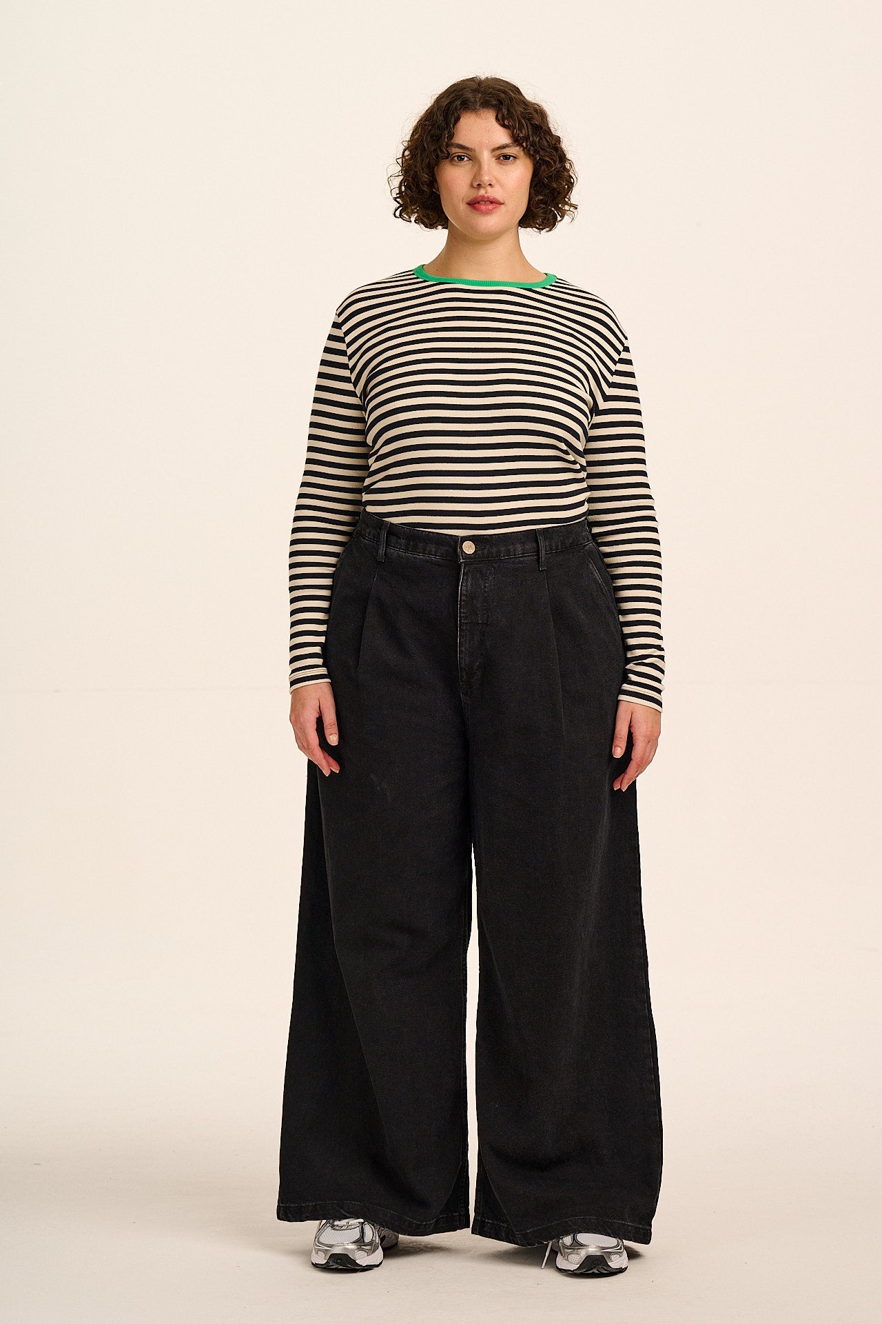 Tate - Denim Wide Leg Jeans in Black Wash