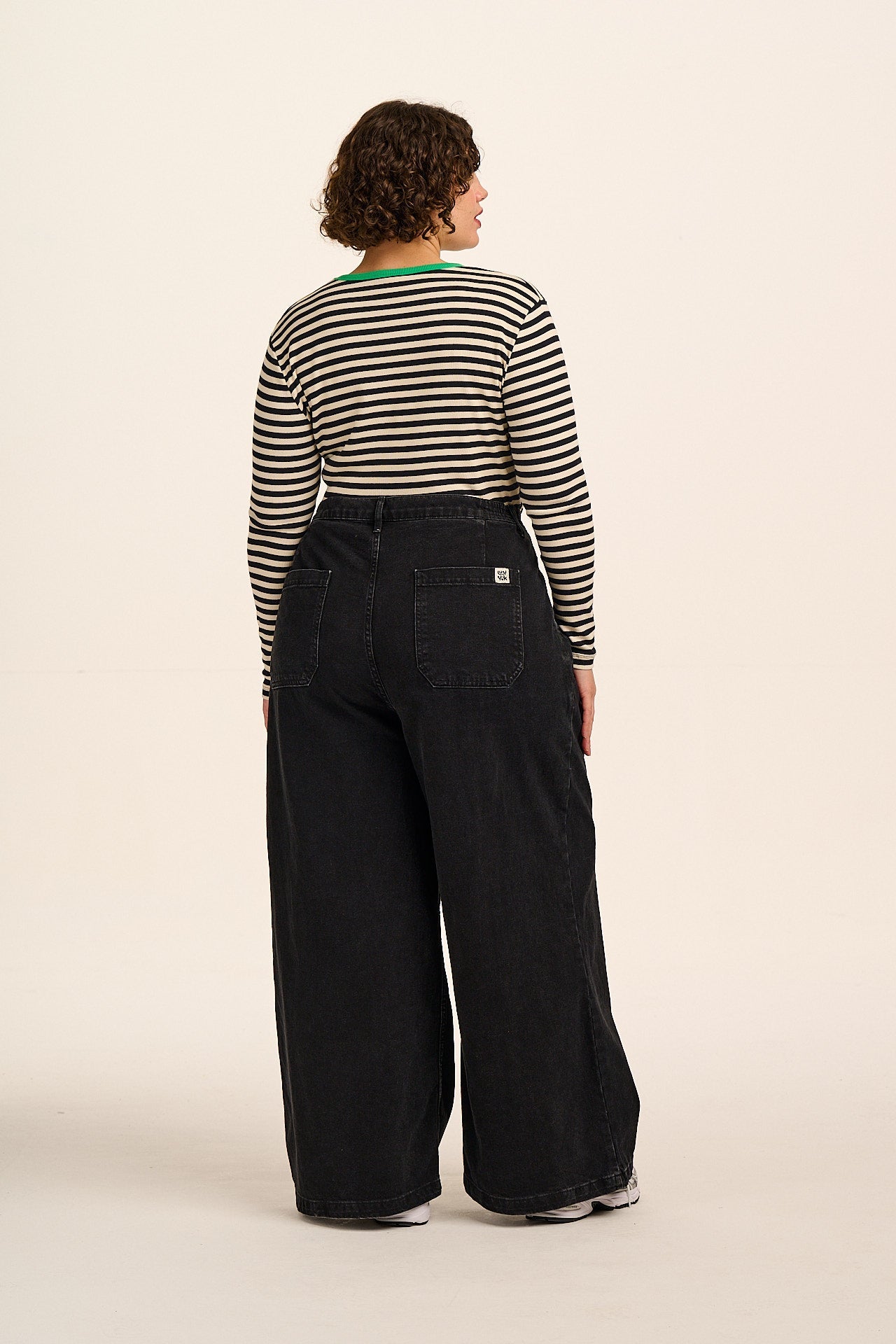 Tate - Denim Wide Leg Jeans in Black Wash