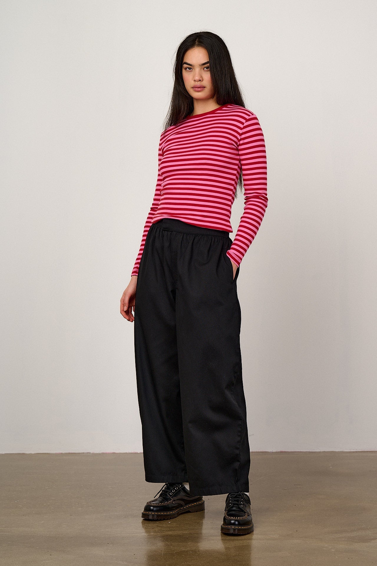 Beau - Barrel Leg Cotton Trousers in Black