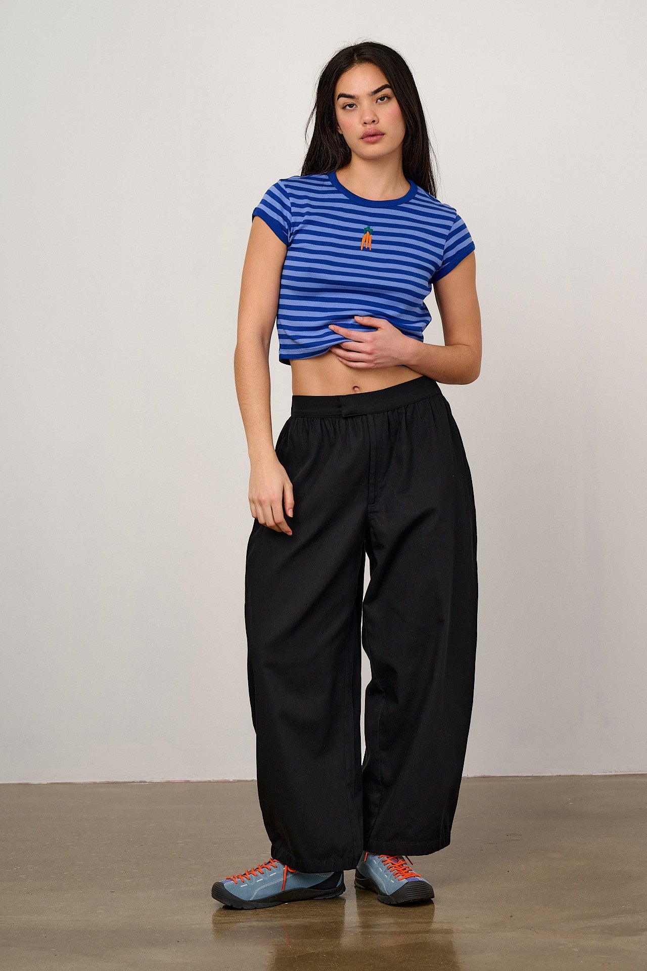 Beau - Barrel Leg Cotton Trousers in Black
