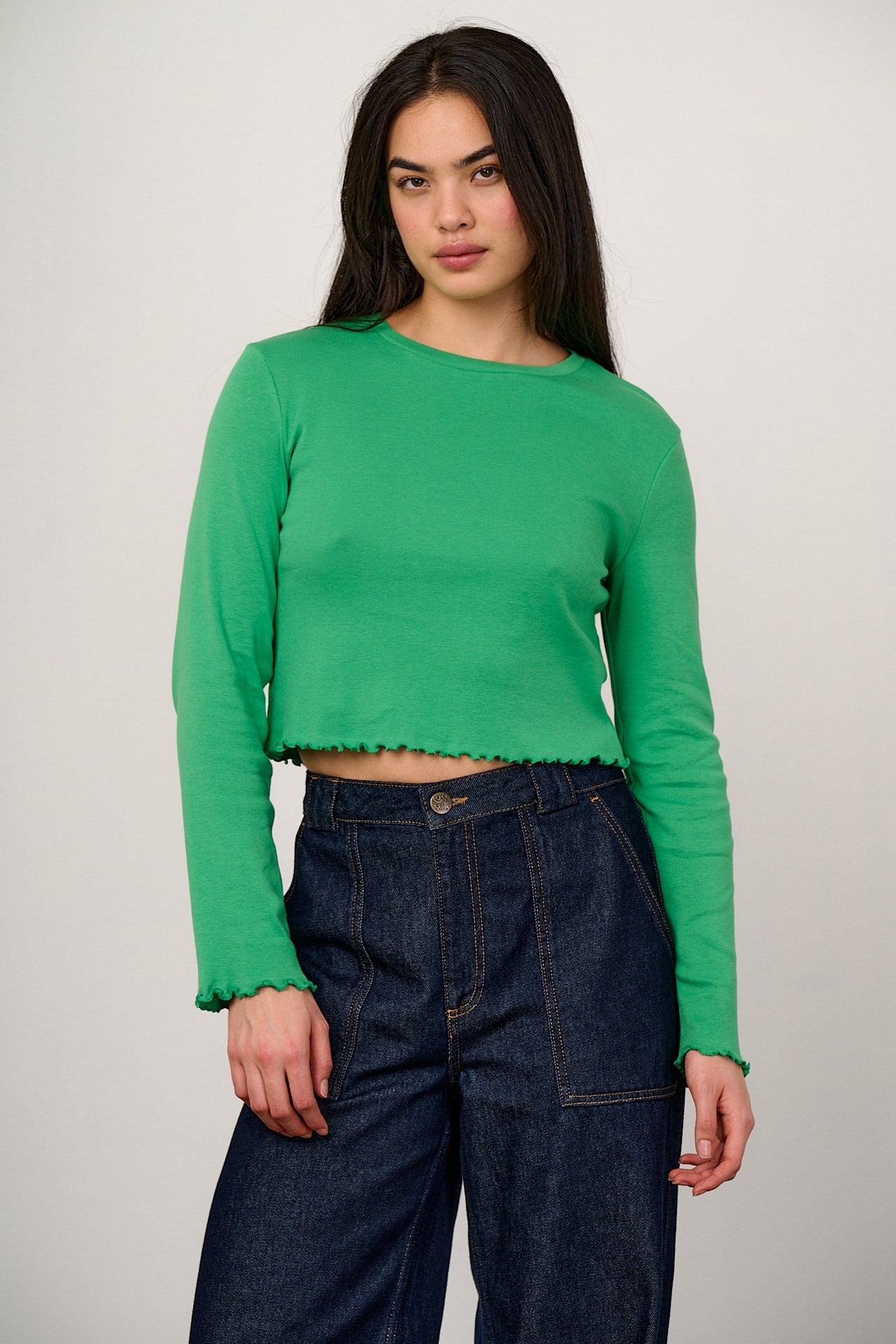 Hansel - Long Sleeve Cotton Crop Top in Kelly Green