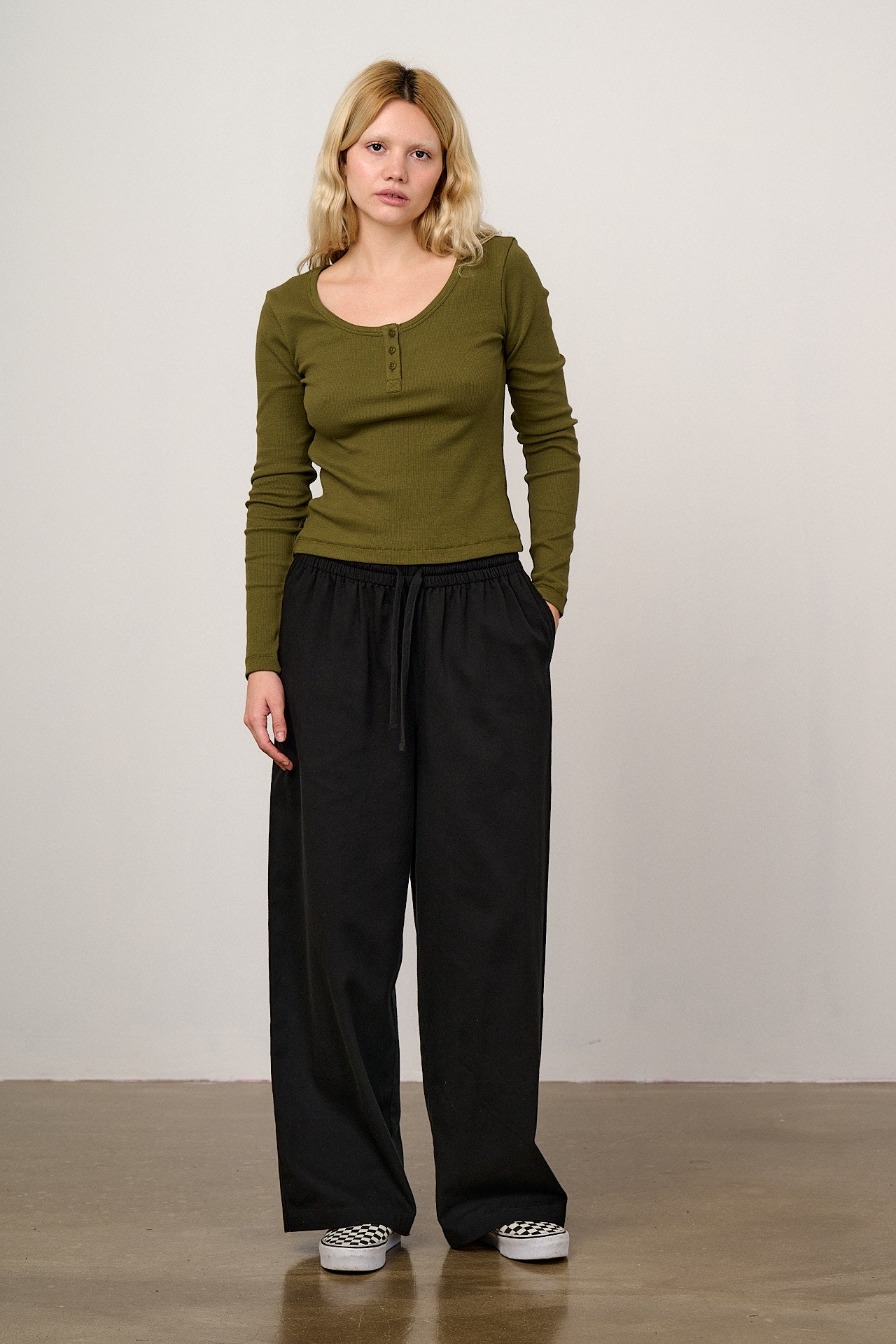 Norris - Wide Leg Cotton Trousers in Black