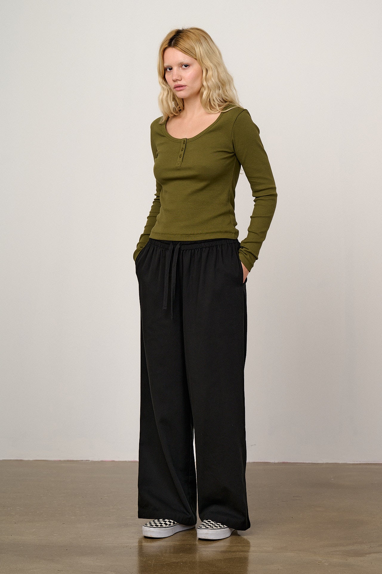 Norris - Wide Leg Cotton Trousers in Black