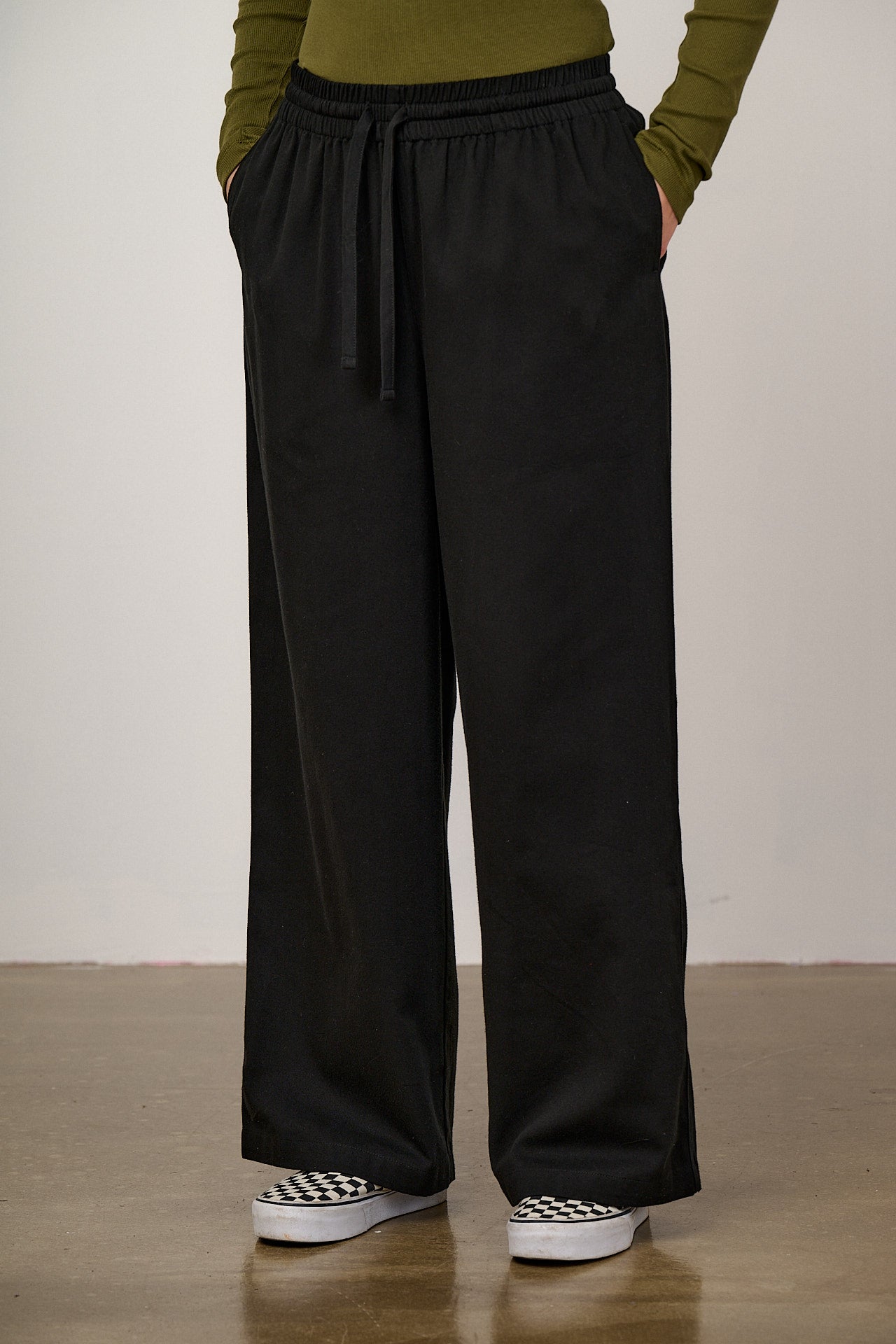Norris - Wide Leg Cotton Trousers in Black