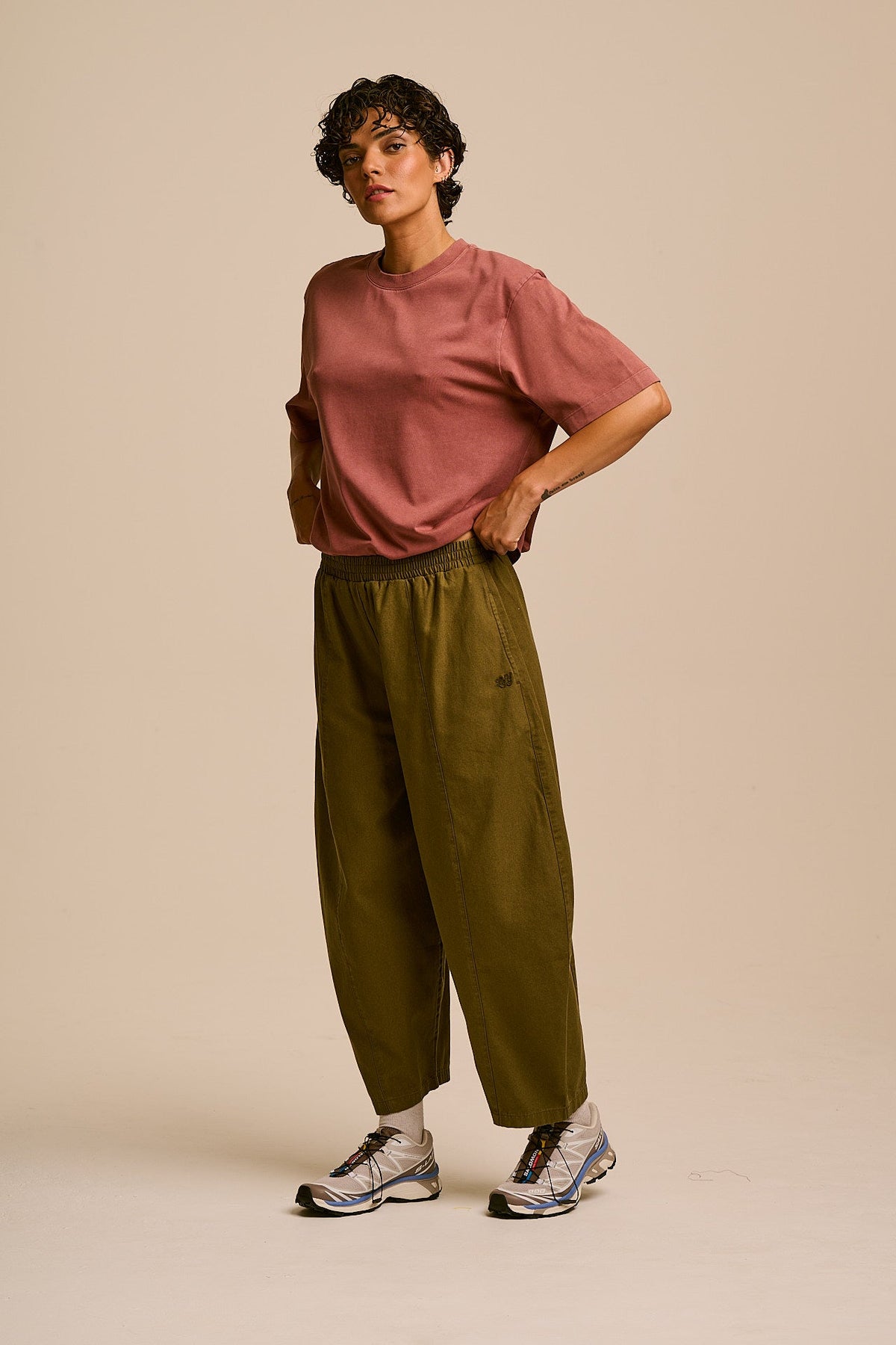 Obregon - Barrel Leg Cotton Trousers in Khaki Green
