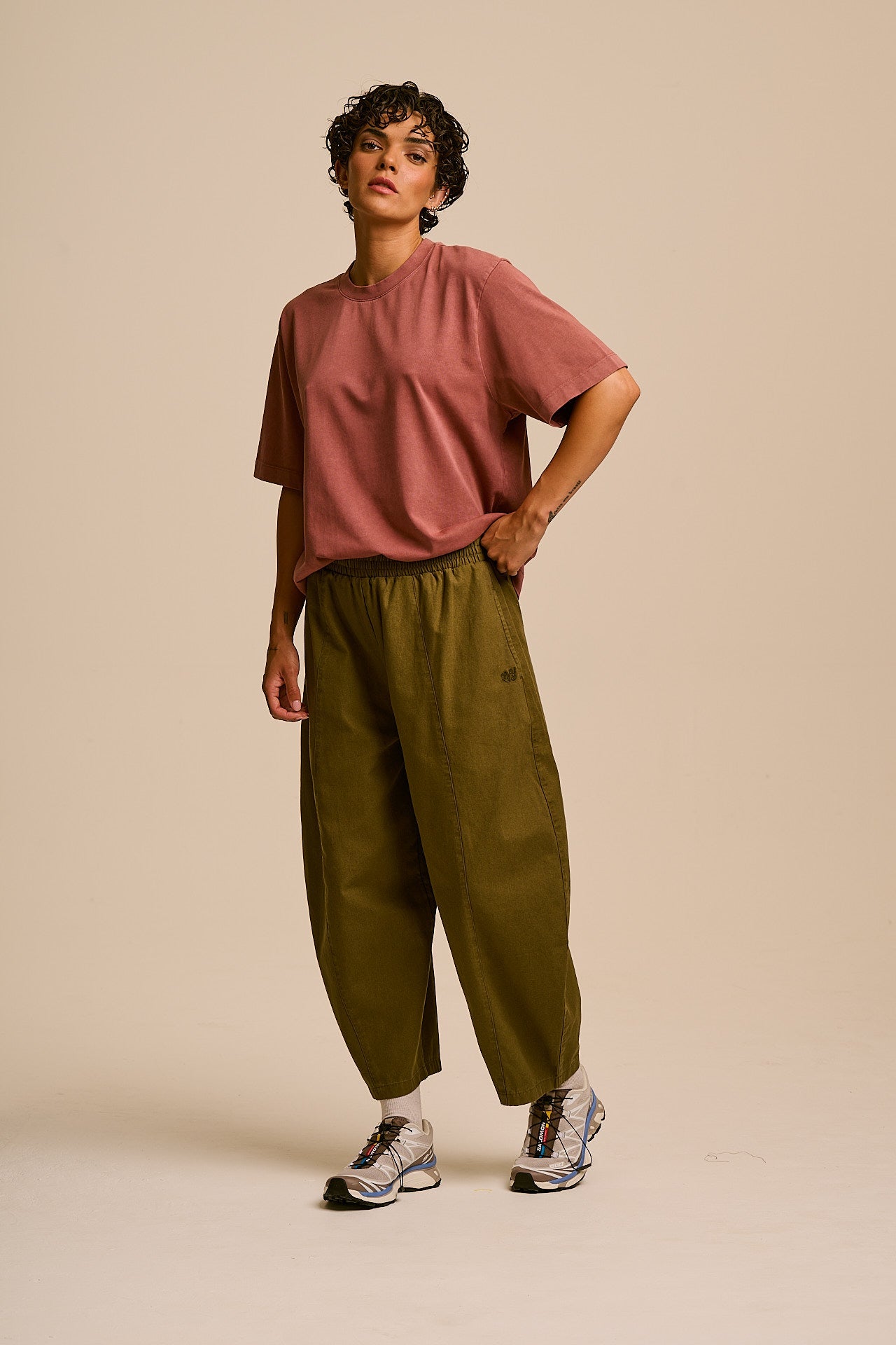 Obregon - Barrel Leg Cotton Trousers in Khaki Green