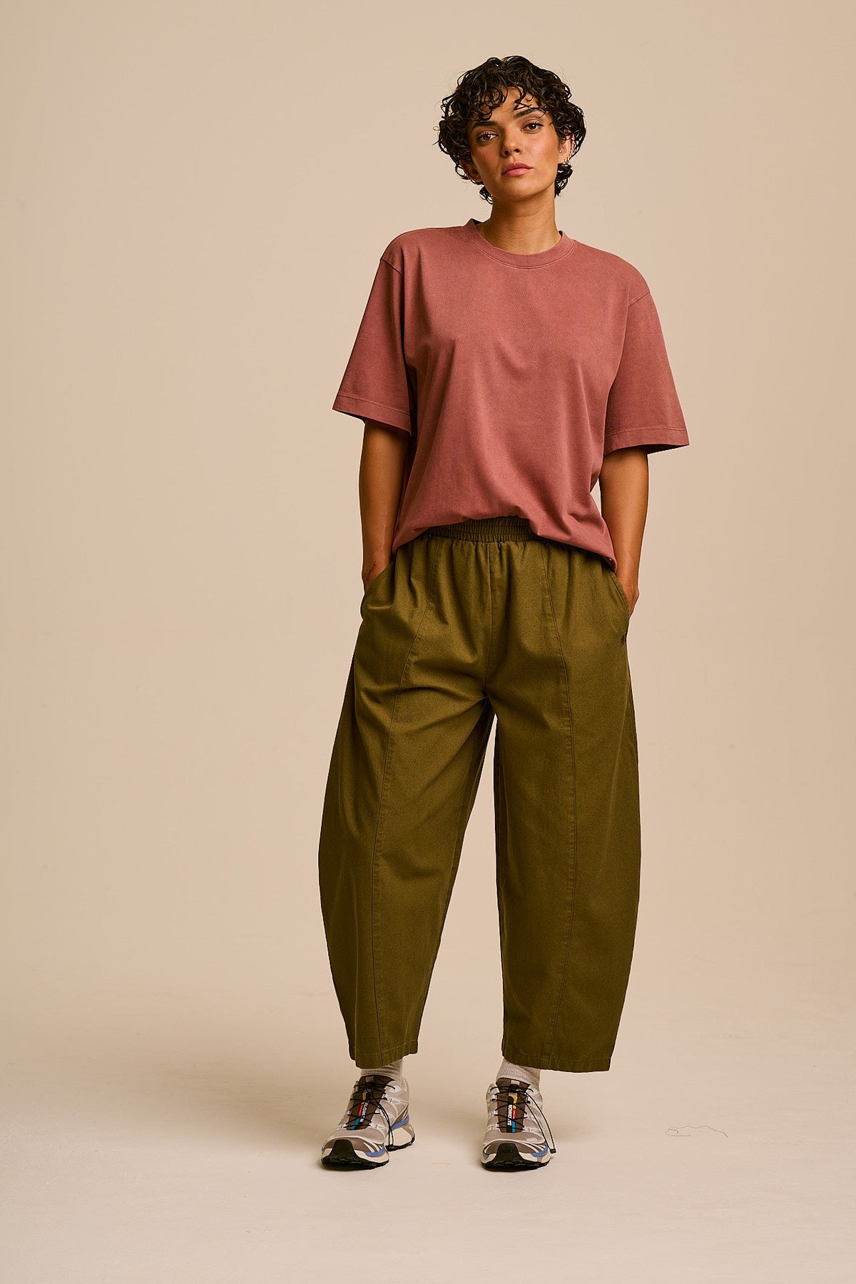 Obregon - Barrel Leg Cotton Trousers in Khaki Green