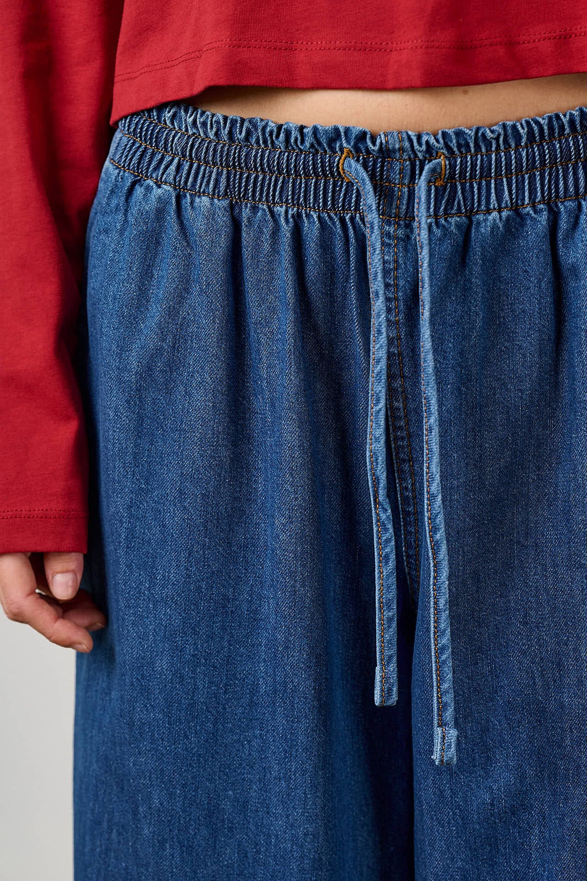 Norris Wide Leg Jeans - Organic Cotton Denim in Mid Wash Blue
