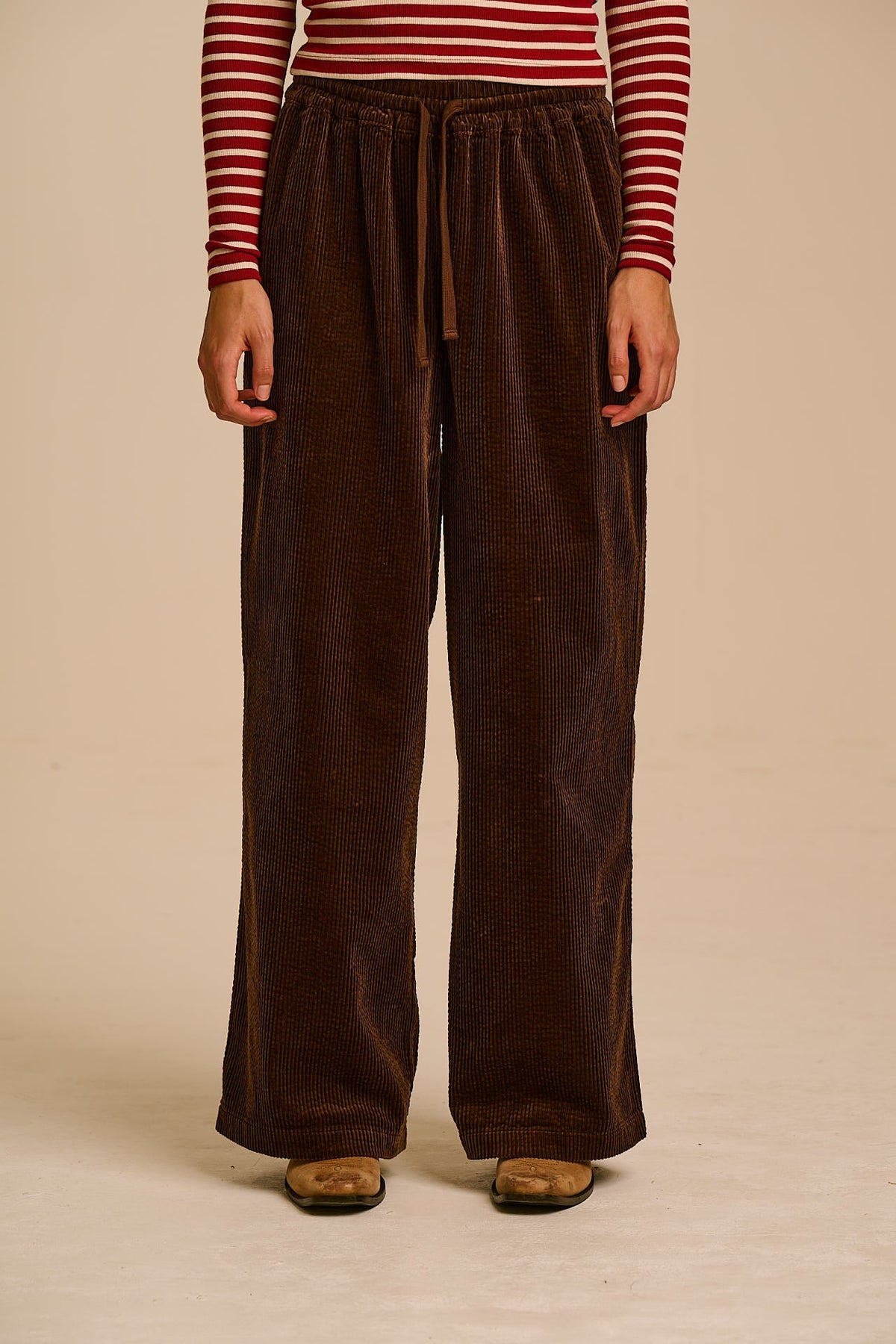 Norris - Wide Leg Corduroy Trousers in Chocolate