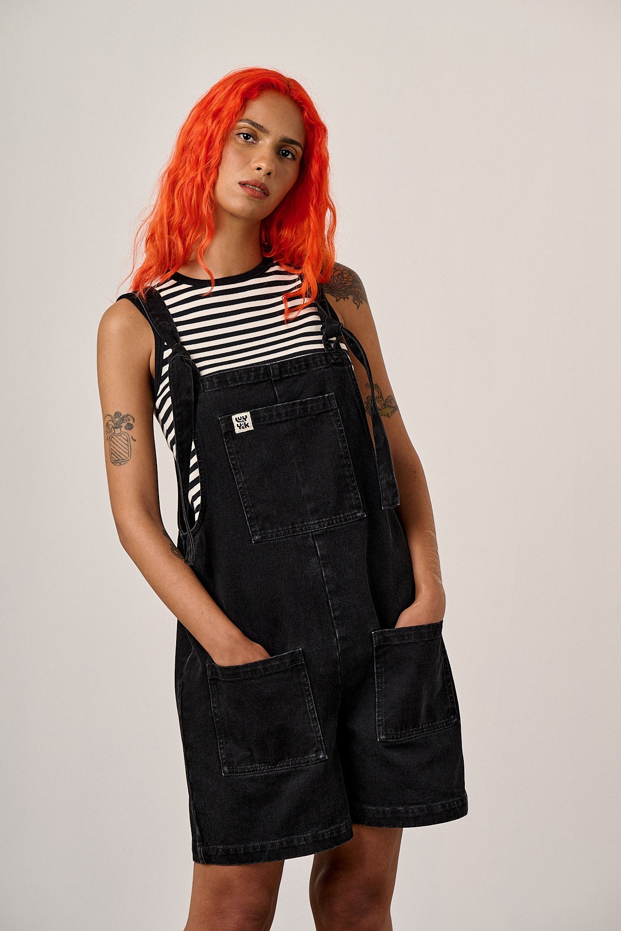 Original Shorts - Denim Dungarees Shorts in Washed Black