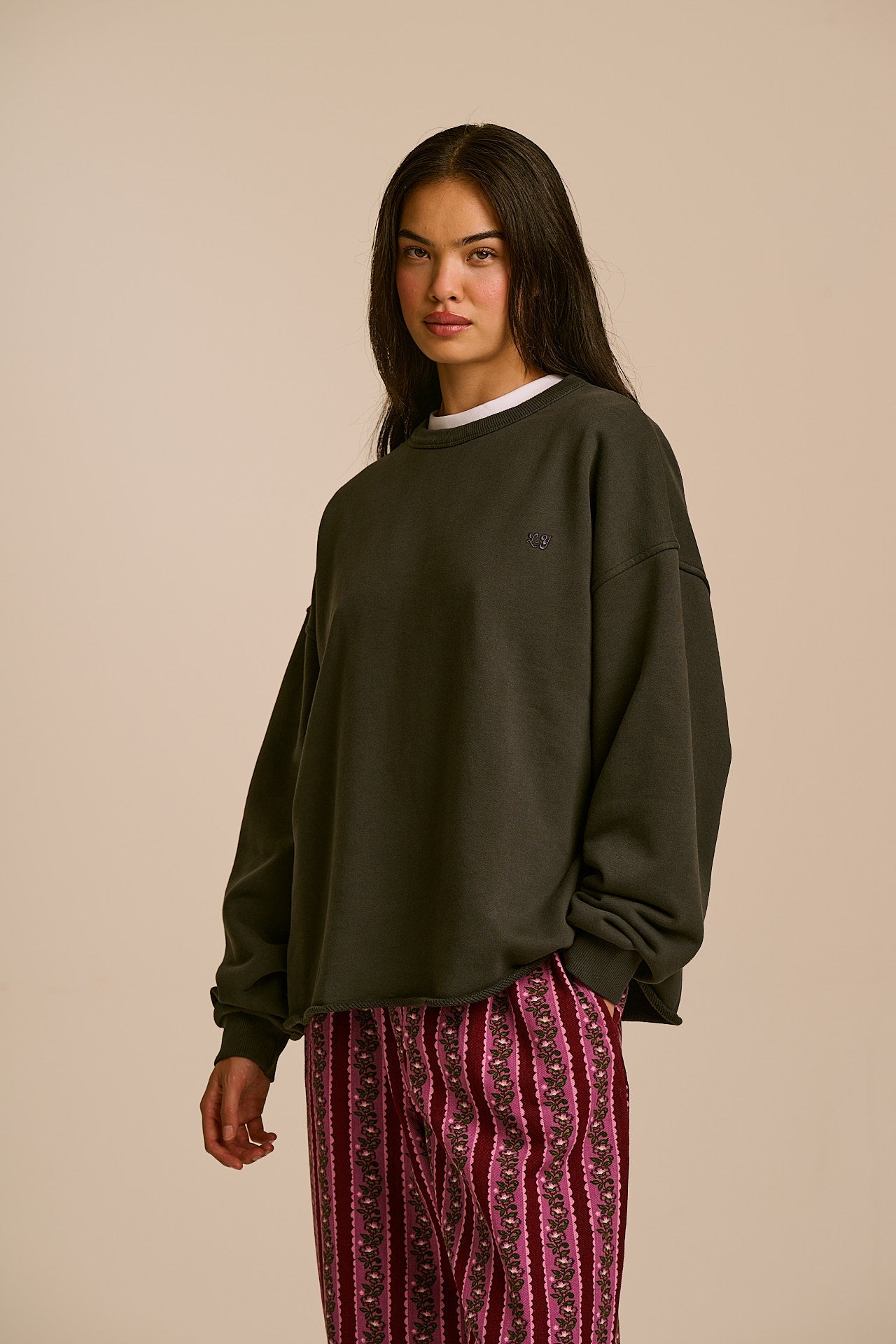 Ravi Organic Cotton Heavyweight Sweat in Charcoal