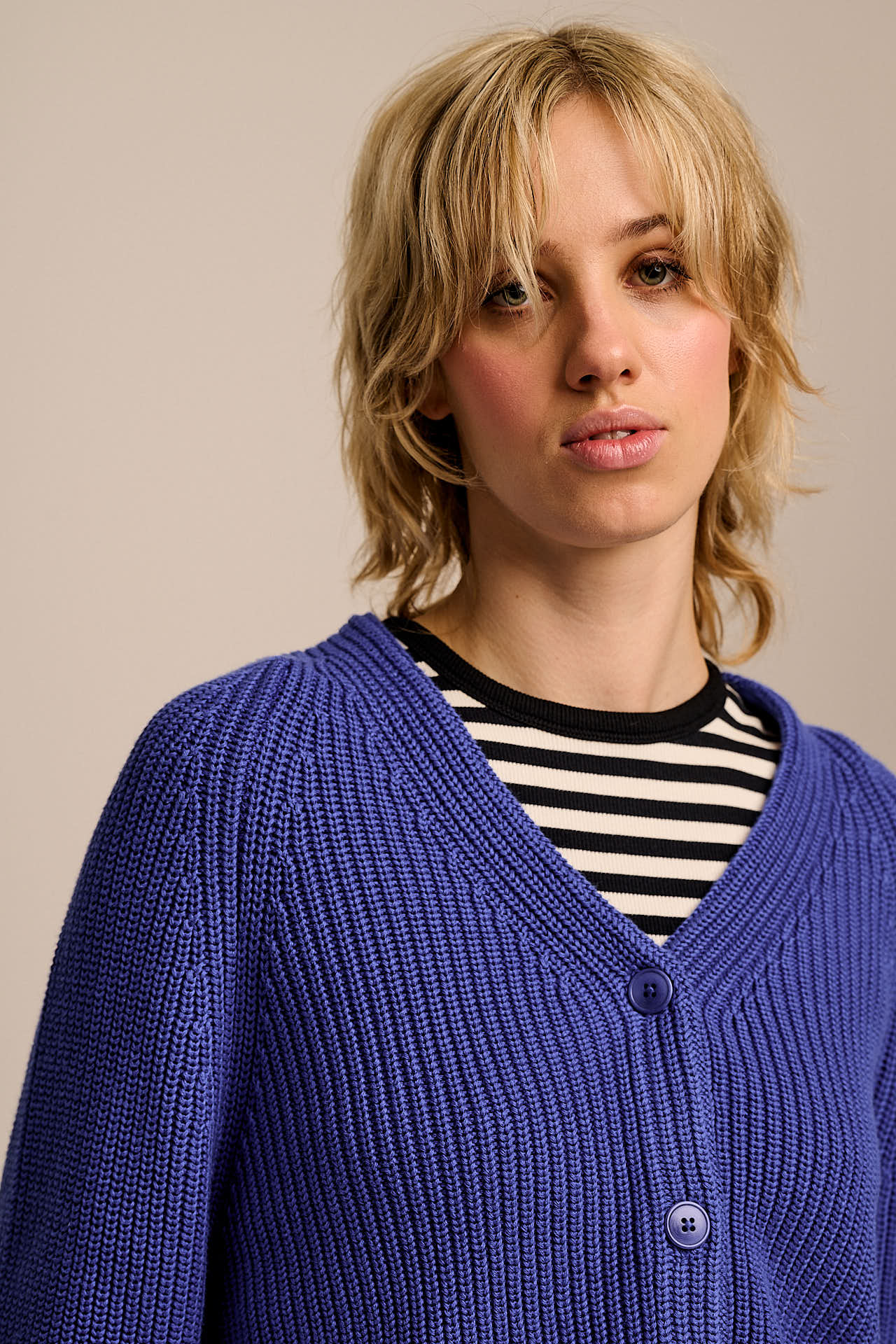 Robyn - V-Neck Cotton Cardigan in Dazzling Blue