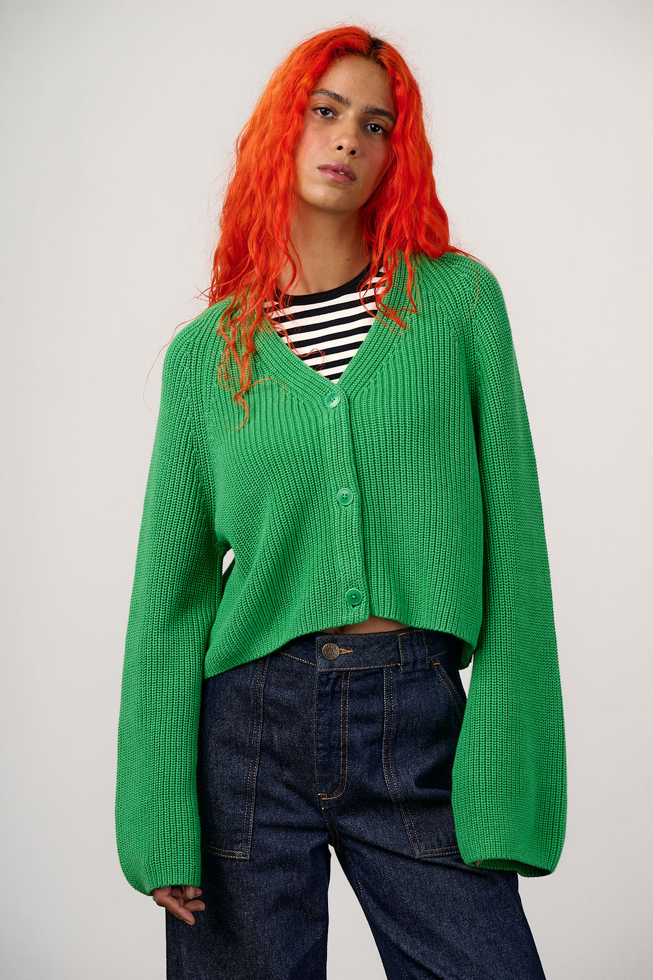 Robyn - V-Neck Cotton Cardigan in Kelly Green