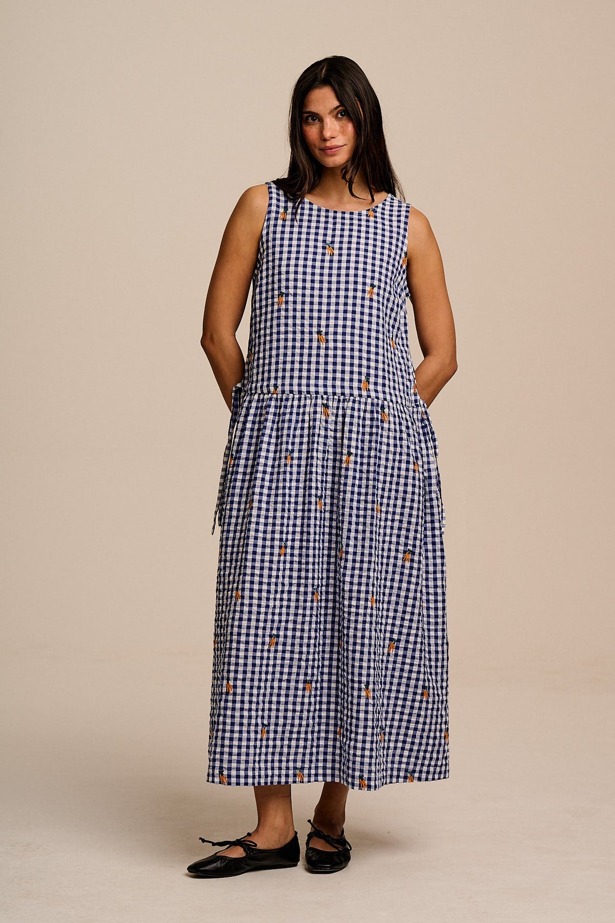 lucy and yak midi dress The sun dress you need for when the sun *eventually* arrives Midi length A-line style Pockets (duh!) Adjustable straps Lightweight & floaty Made from 100% GOTS Certified Organic Cotton