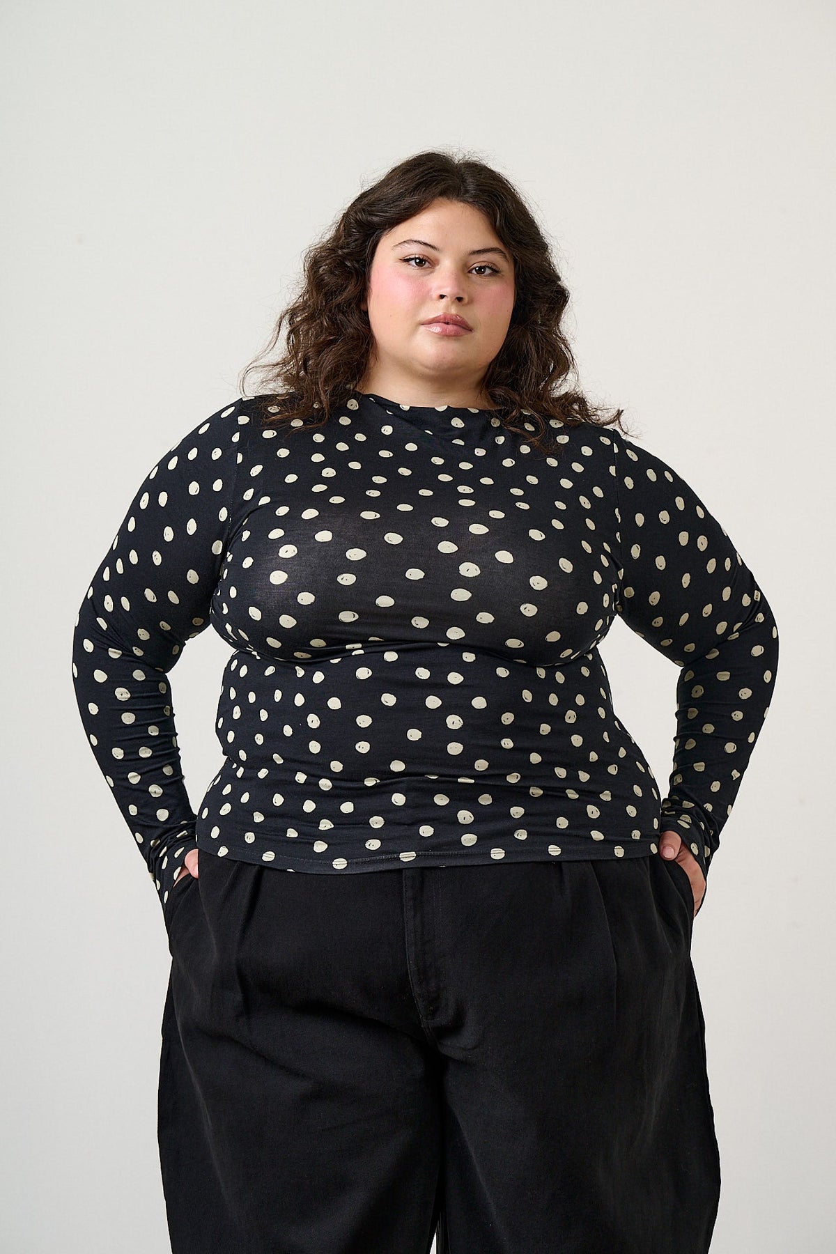 Sara - Mock Neck Viscose Top in Polka Dot