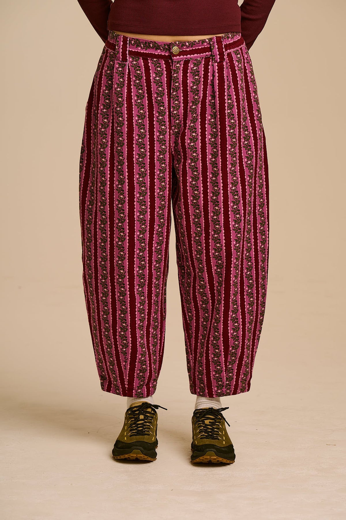 Ashby - Cotton Barrel Leg Trousers in Folk Floral Stripe