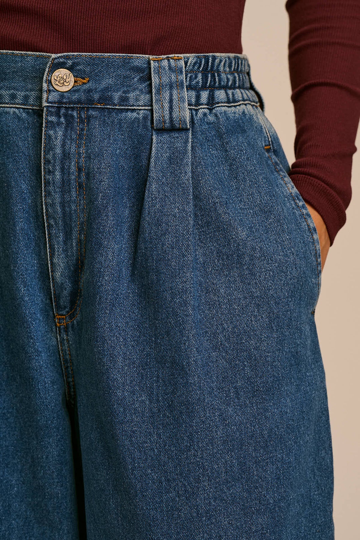 Ashby Barrel Leg Jeans - Organic Cotton Denim in Mid Wash Blue (New Fit)